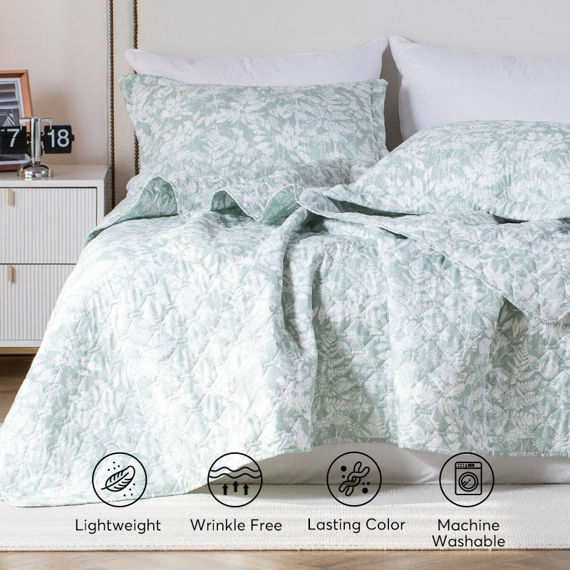 Mintorai Lightweight Botanical Green Floral Quilt Set - Light All Season Bedding, Room Decor, Graduation Gifts