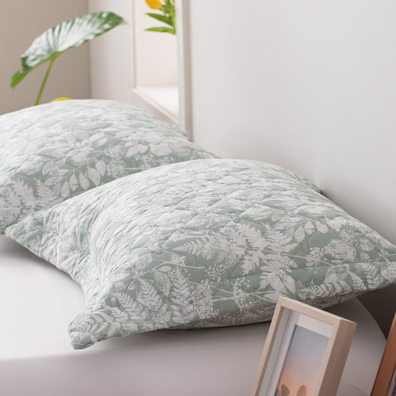 Mintorai Ultra Soft Cozy Green & White Botanical Pillow Sham, Machine Washable