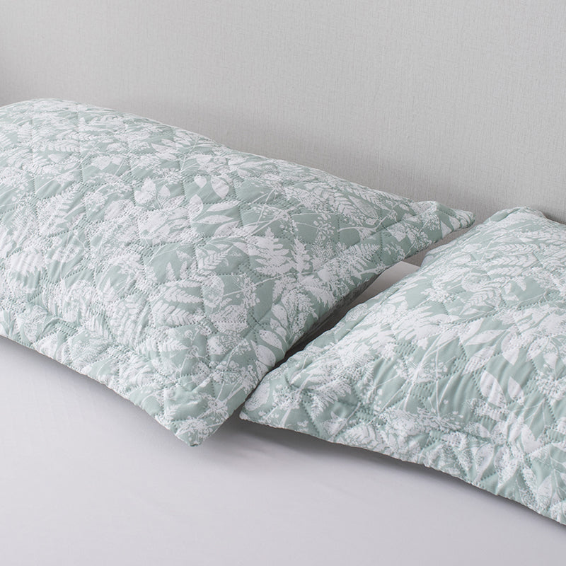 Mintorai Ultra Soft Cozy Green & White Botanical Pillow Sham, Machine Washable