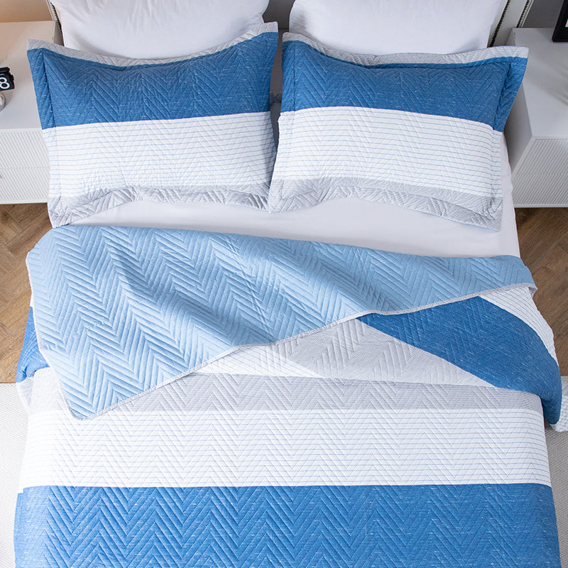 Mintorai Lightweight Reversible Stripe Quilt Set Bedding- Sky Blue and Ivory White, Room Decor, Graduation Gifts, Father's Day Gift