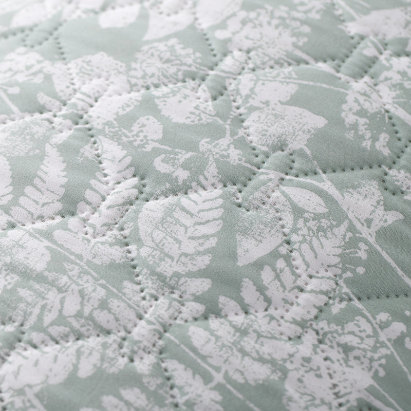 Mintorai Ultra Soft Cozy Green & White Botanical Pillow Sham, Machine Washable