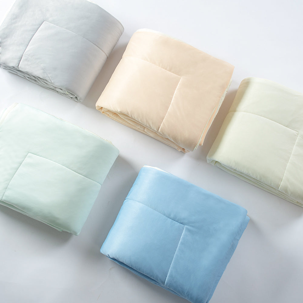 Mintorai All Season Ultra Soft Cooling Blanket Comforter, Hypoallergenic and Breathable, Room Decor, Graduation Gifts