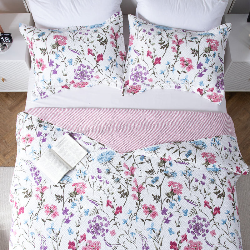 Mintorai Floral Quilt Set - Lightweight & Reversible - Cozy & Stylish Bedding - Machine Washable, Room Decor, Graduation Gifts