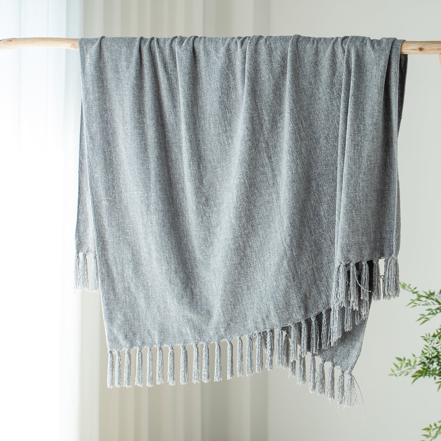 Mintorai Ultra Soft Lightweight Decorative Throw Blanket with Tassel, Room Decor, Graduation Gifts