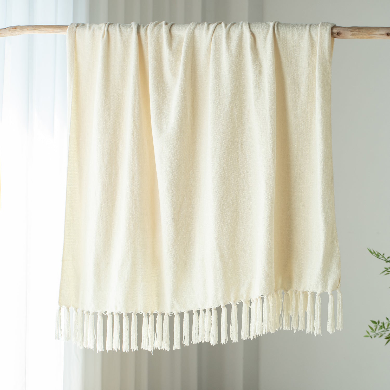 Mintorai Ultra Soft Lightweight Decorative Throw Blanket with Tassel, Room Decor, Graduation Gifts