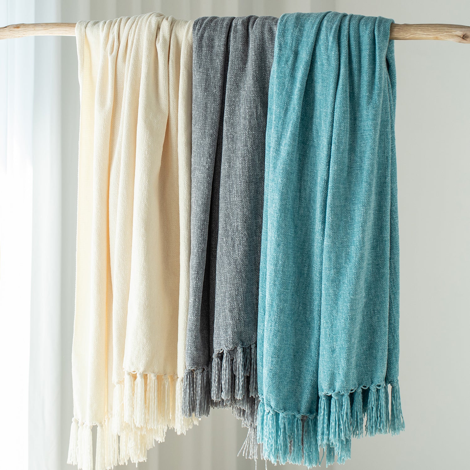 Mintorai Ultra Soft Lightweight Decorative Throw Blanket with Tassel, Room Decor, Graduation Gifts