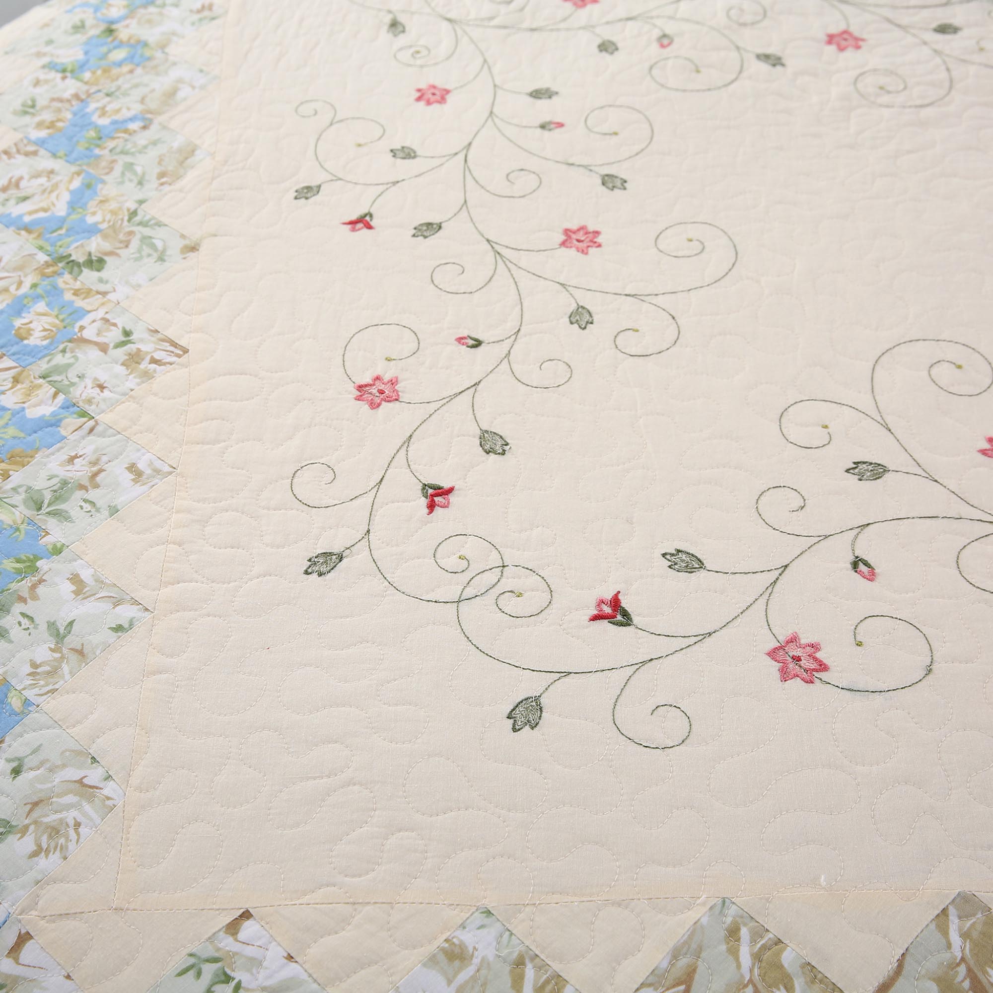 Mintorai 100% Cotton Summer Star Design Embroidered Patchwork Bedspread, Multi Blue