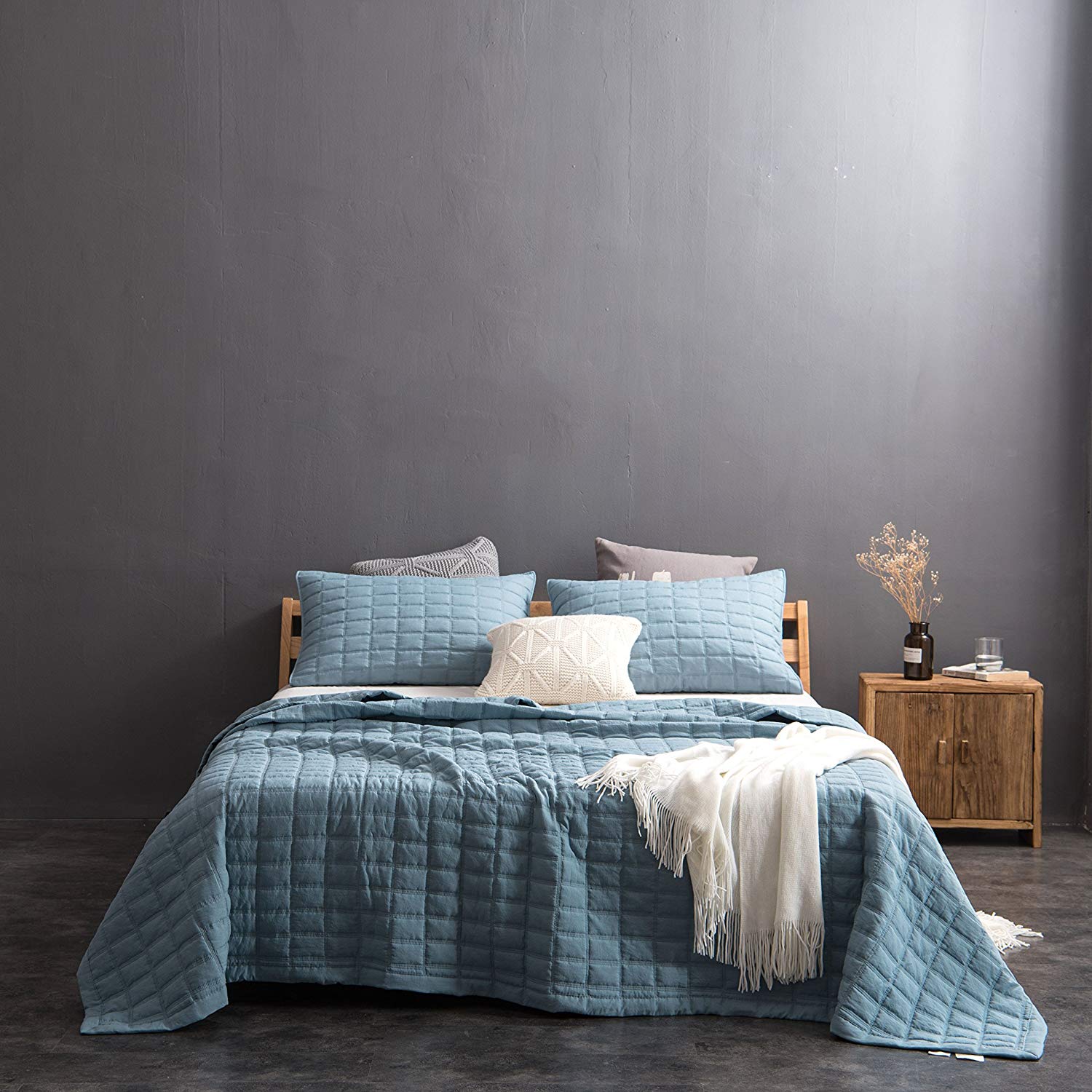 Mintorai Plush Stone-Washed Technique Quilt Set with Box Stitched Design & 100% Microfiber - Mintorai