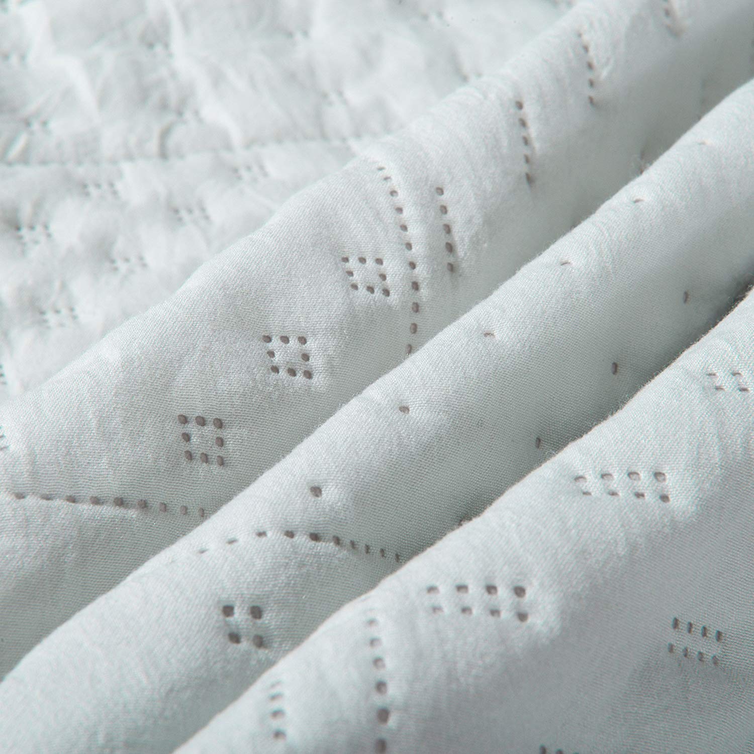 Mintorai All Season Contemporary Coverlet Quilt Set, Detailed Stitching, Green or Grey or Blue, Room Decor, Graduation Gifts