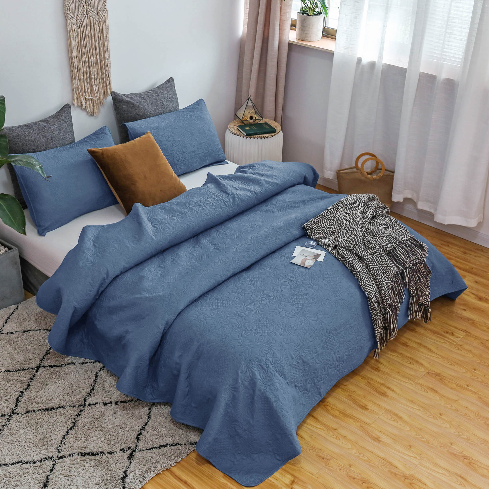 Mintorai Ultra Soft Floral Coverlet Quilt Bedding Set