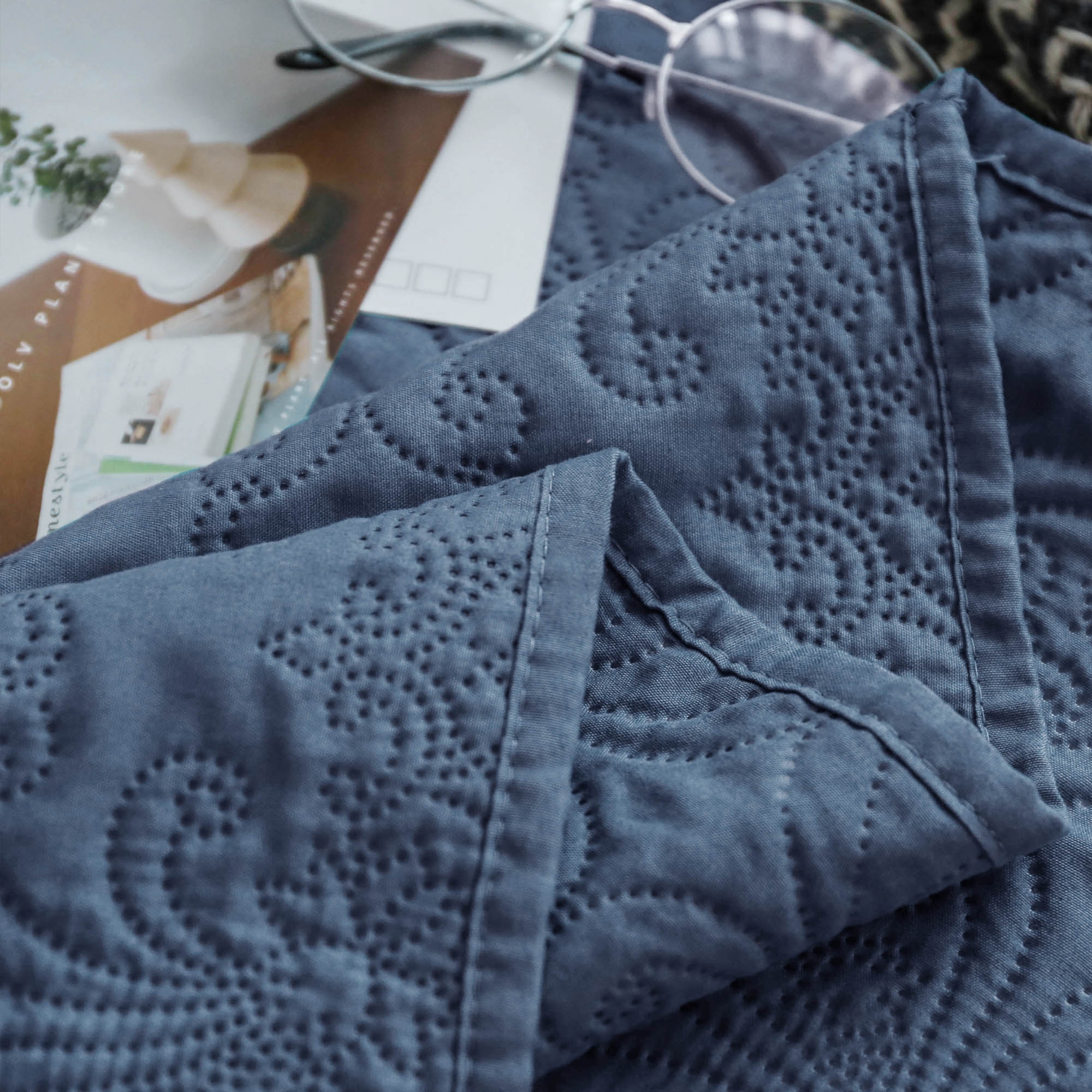 Mintorai Ultra Soft Floral Coverlet Quilt Bedding Set