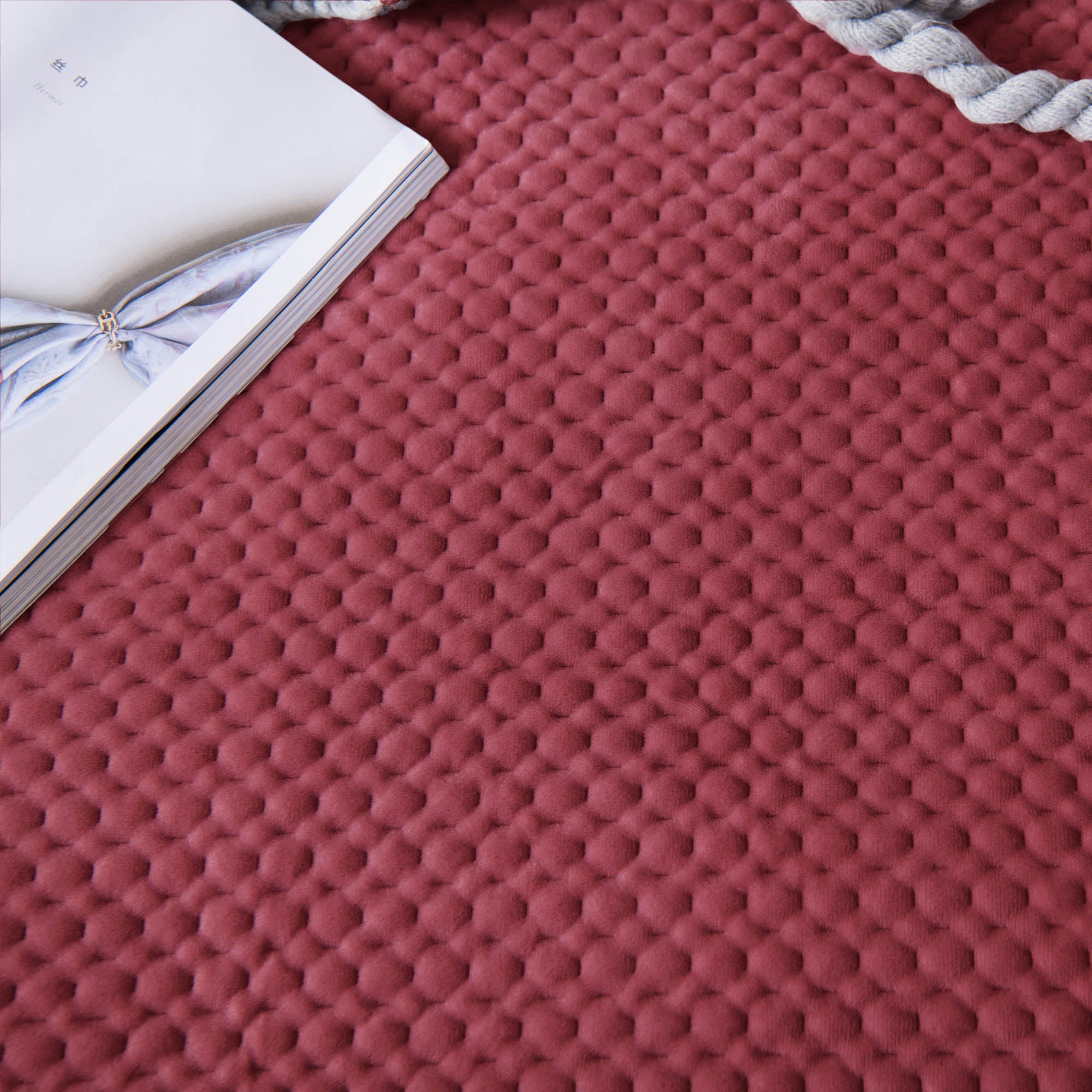 Mintorai All Season Cozy Velvet Quilt Set with Shams, Queen, King, Room Decor, Graduation Gifts