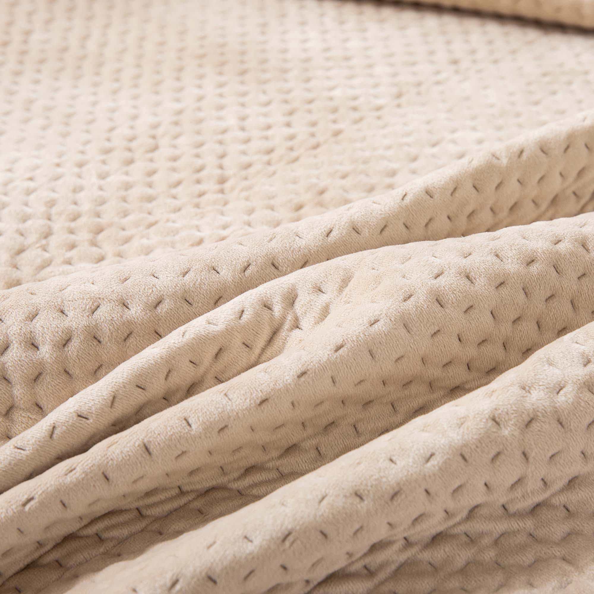 Mintorai Ultra Soft Plush Poly-Velvet Quilt Set, Queen, King, Room Decor, Graduation Gifts, Fathers Day Gift