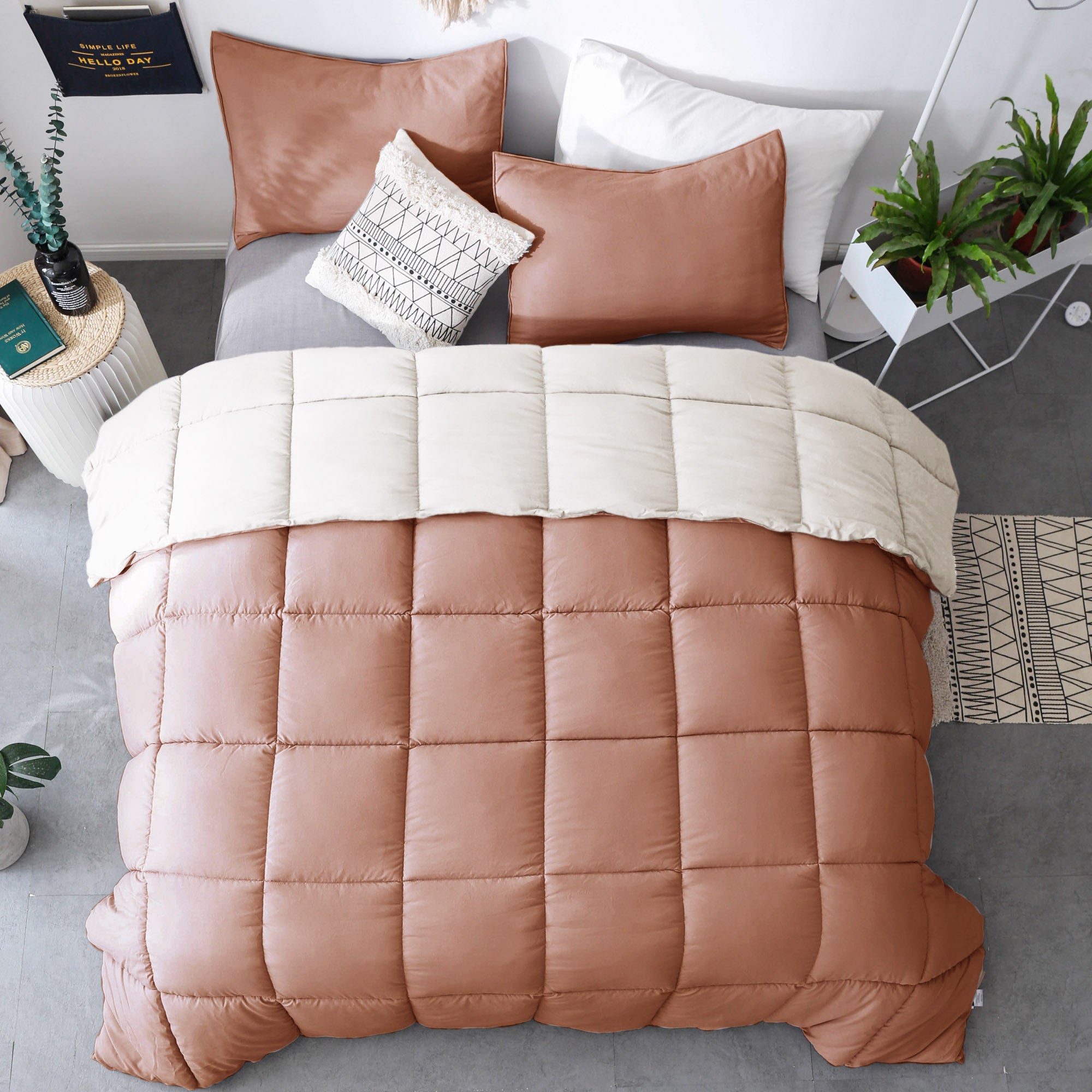 Mintorai Cozy Soft Luxury Down Alternative Comforter Set - Reversible & Machine Washable - Mintorai