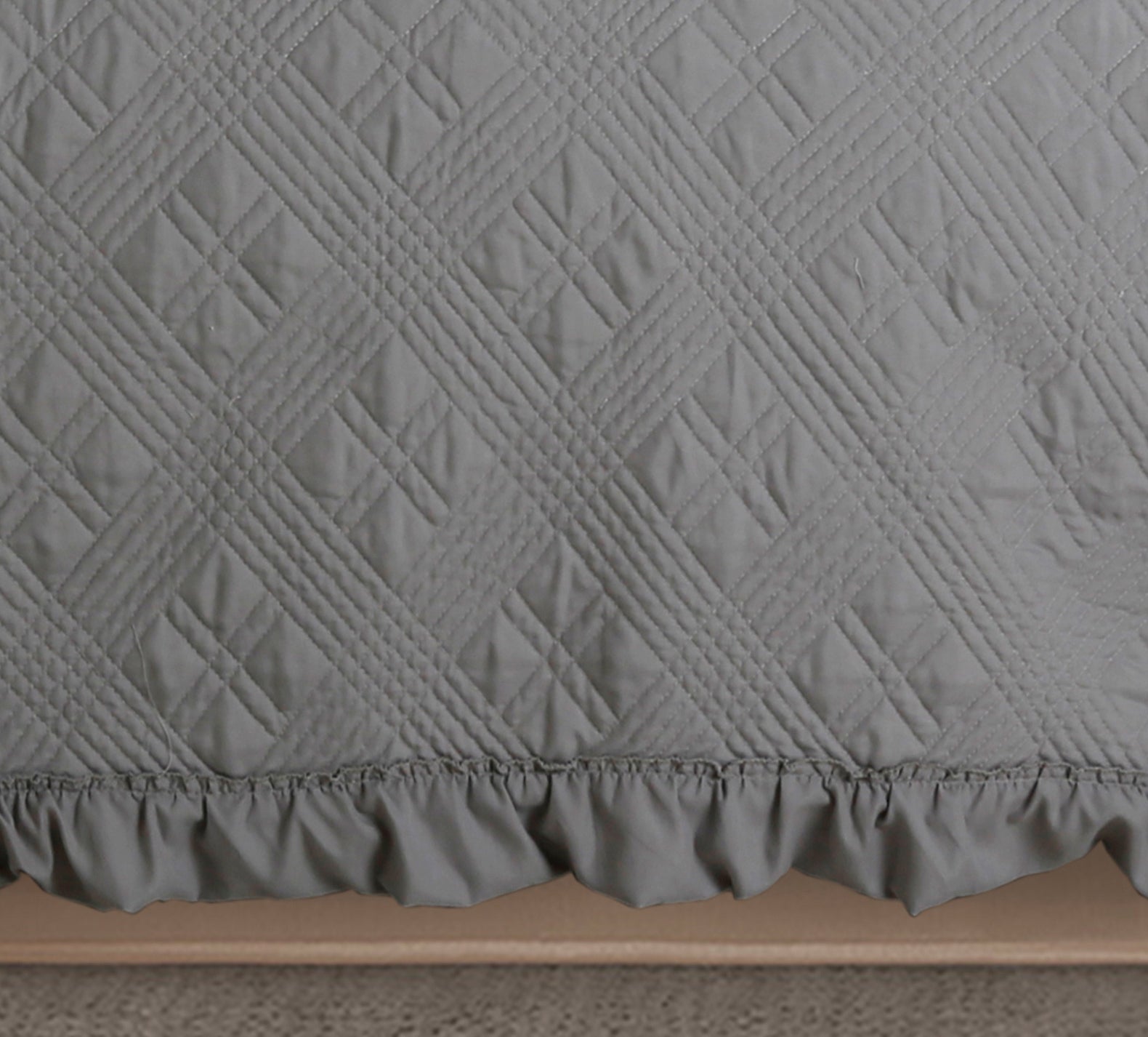 Mintorai All Season Cozy Diamond Design Quilt Set