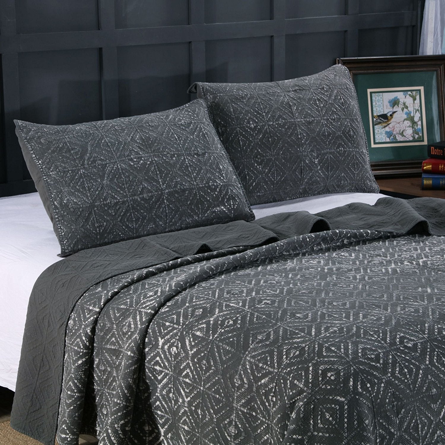 Mintorai Cozy Stonewashed Quilt Set, Navy Blue and White