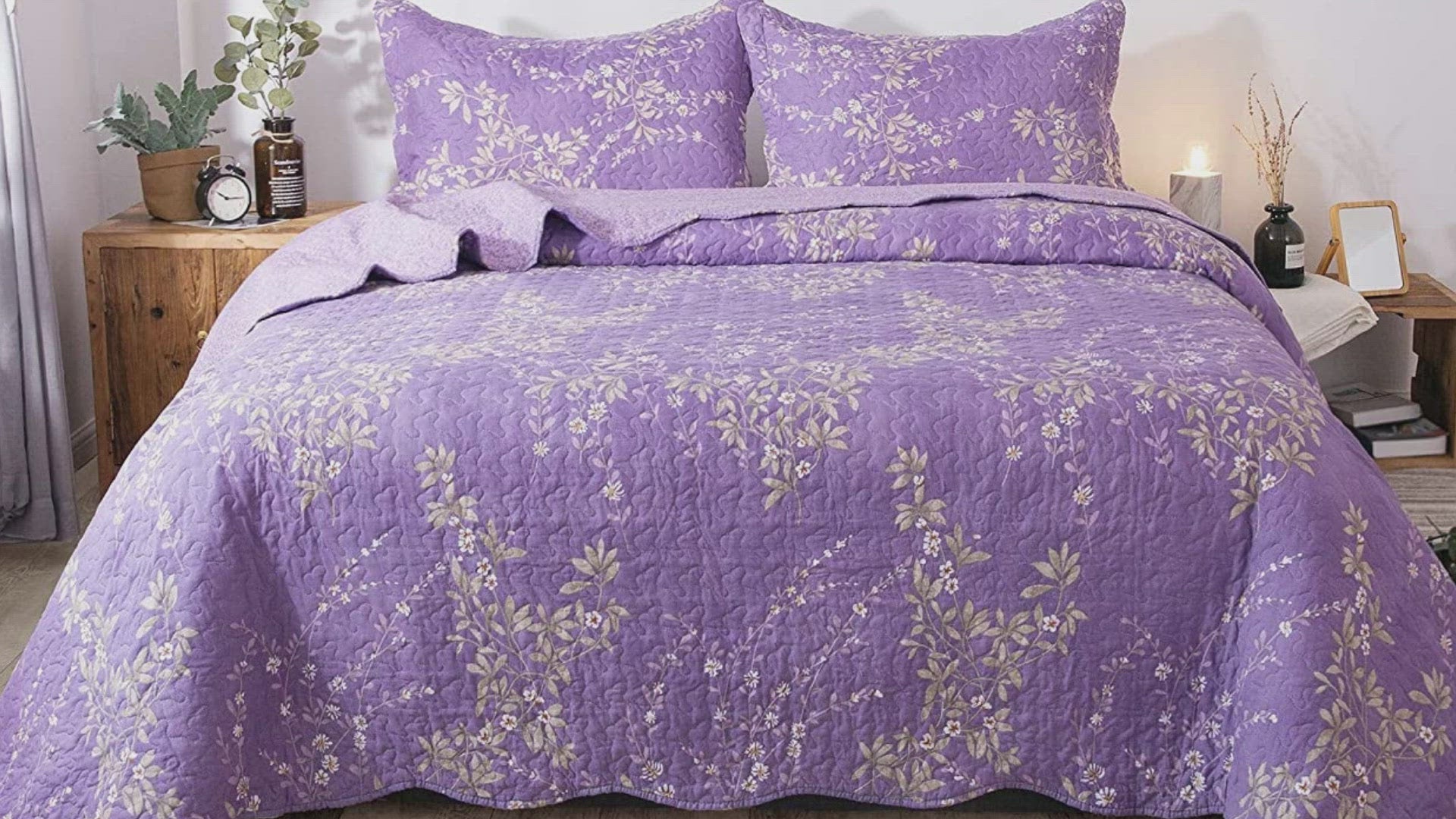 Mintorai Vintage Floral Country Chic Ultra Soft Quilt Set, Room Decor, Graduation Gifts