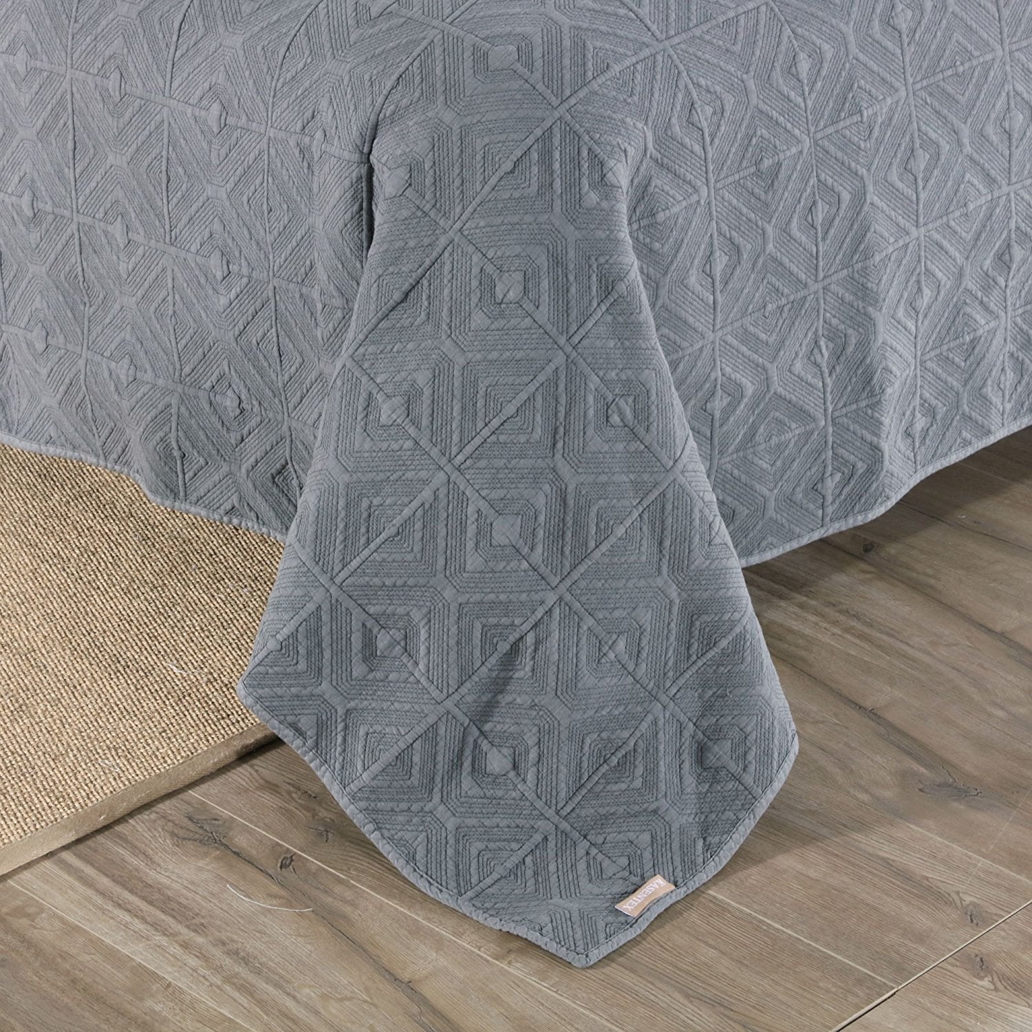 Mintorai Cozy Stonewashed Quilt Set, Navy Blue and White