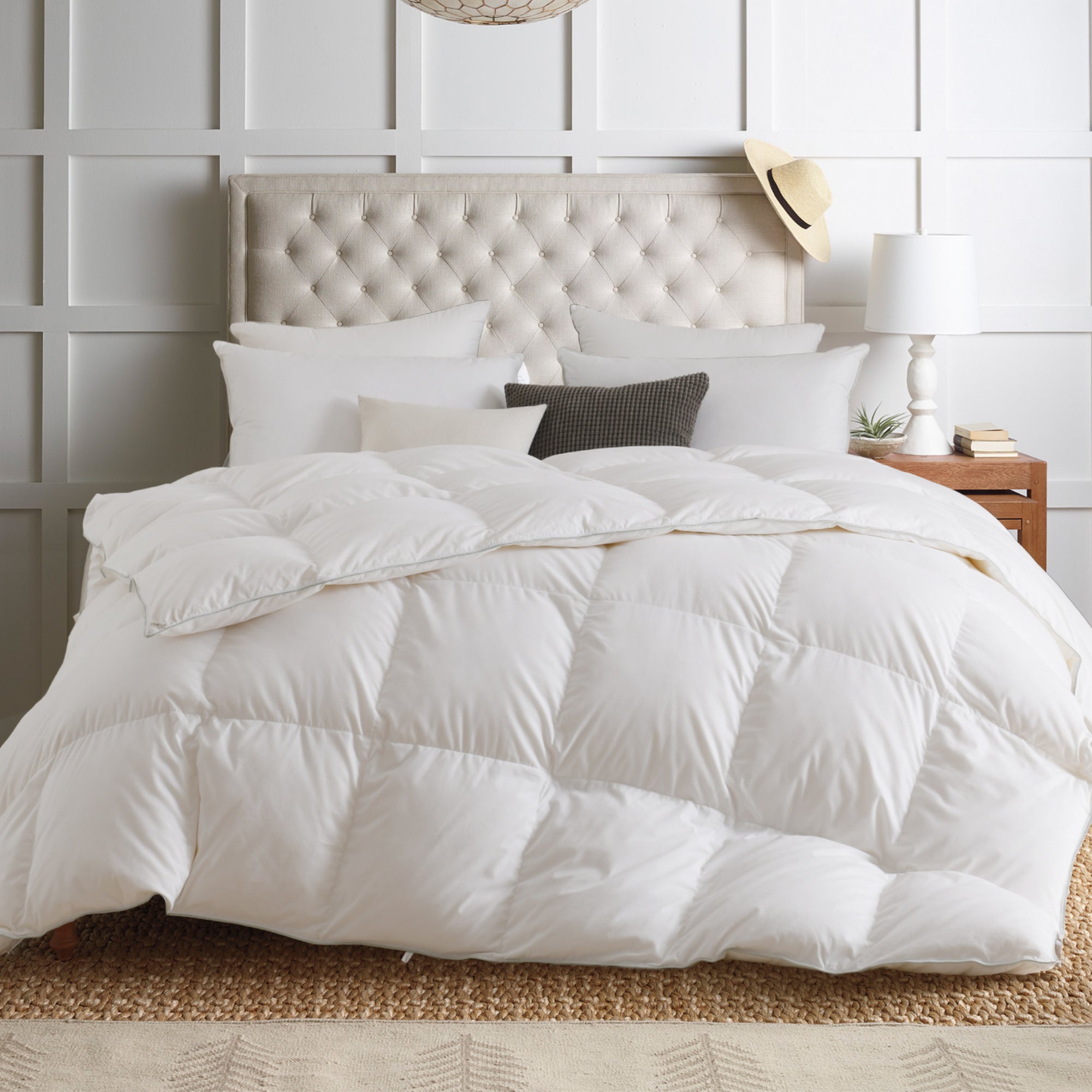 Mintorai Premium Optimum Warmth White Down Comforter Duvet Insert with Tabs - Mintorai