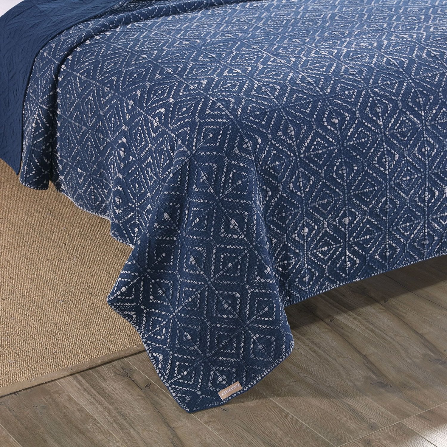 Mintorai Cozy Stonewashed Quilt Set, Navy Blue and White