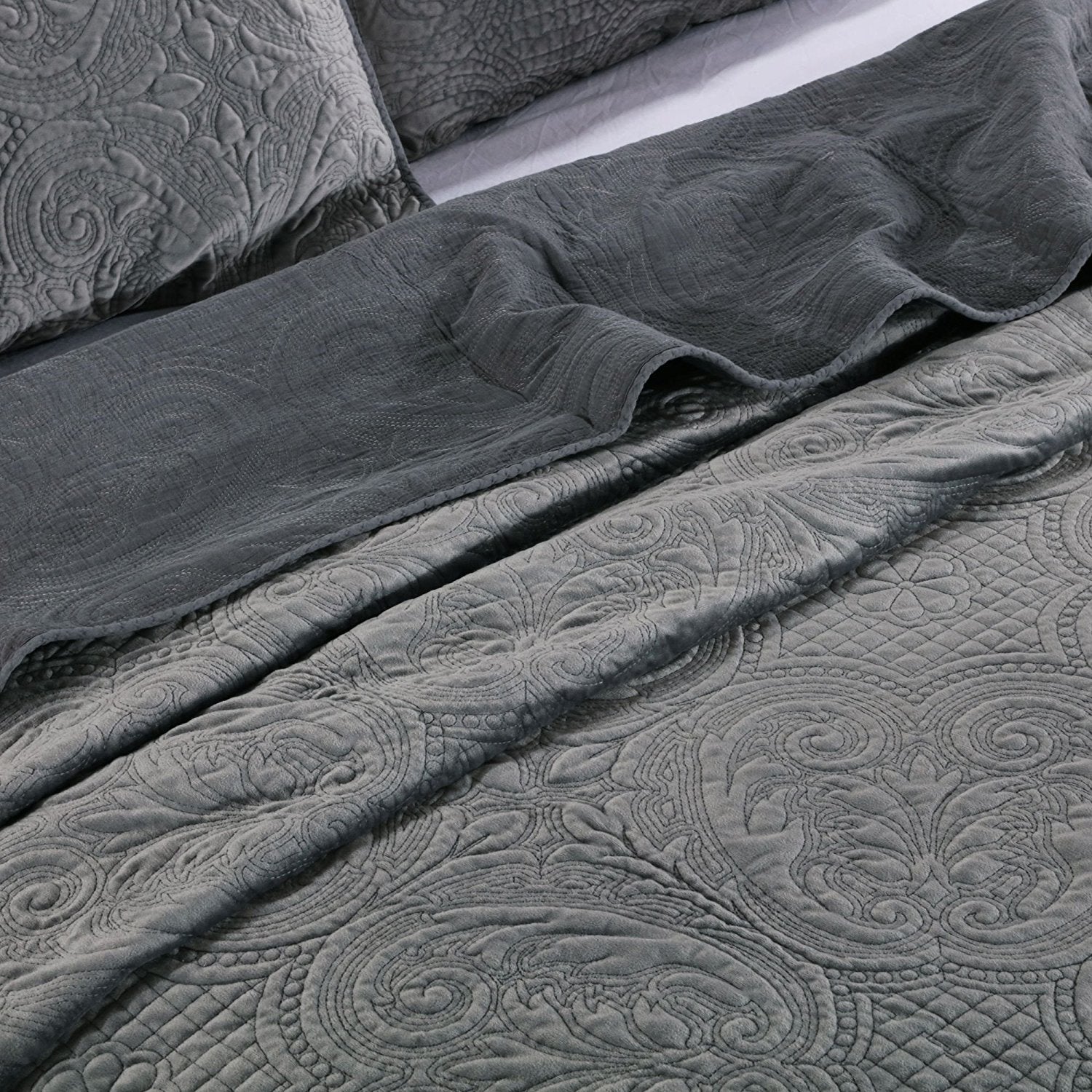 Mintorai Stonewashed Embroidered Floral Design Quilt Set with Pillow Shams, Grey or Blue
