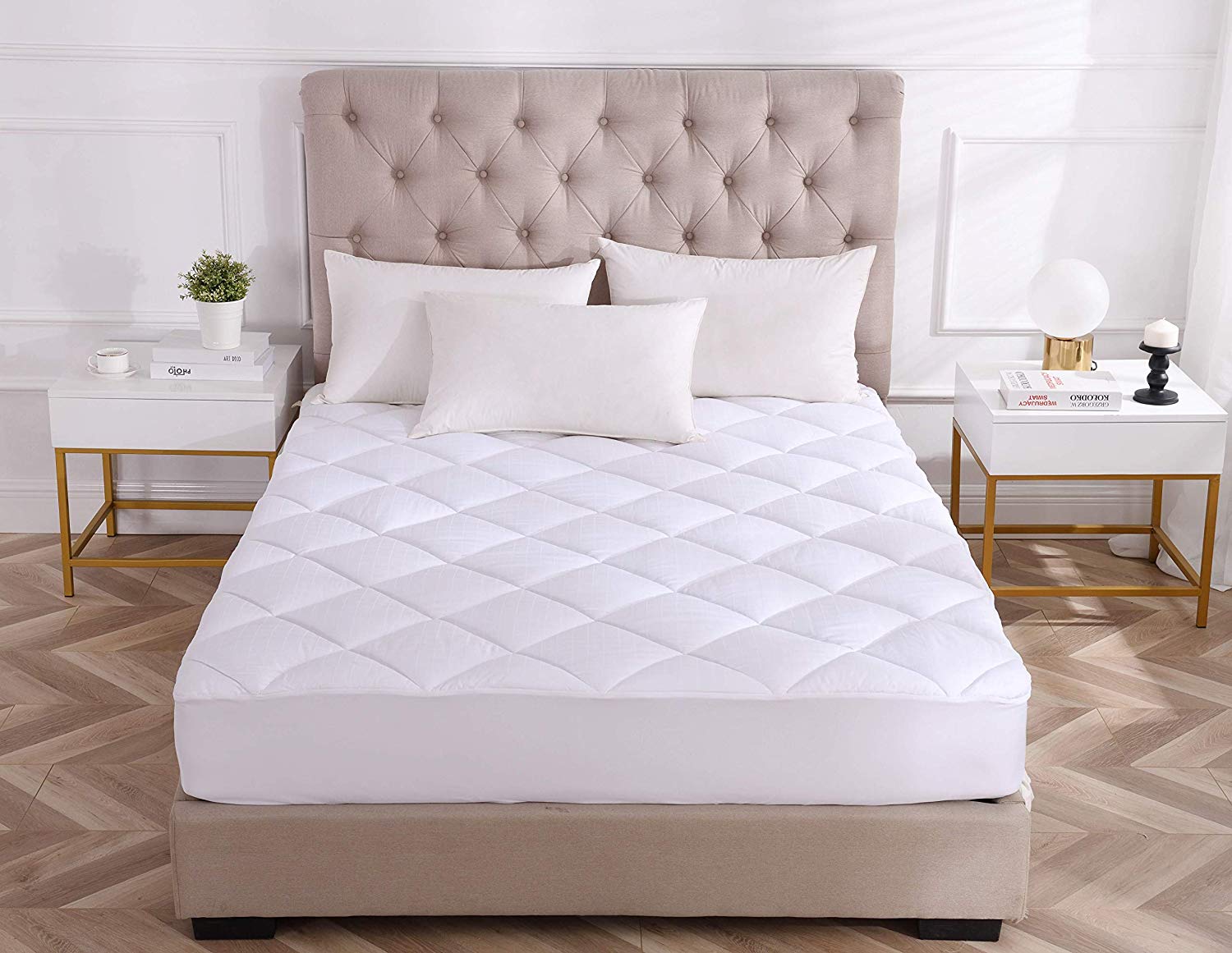 Mintorai Deluxe Fitted Mattress Pad with Deep Pockets - 100% Brushed Microfiber Fabric & Down Alternative Filling - Hypoallergenic - Mintorai