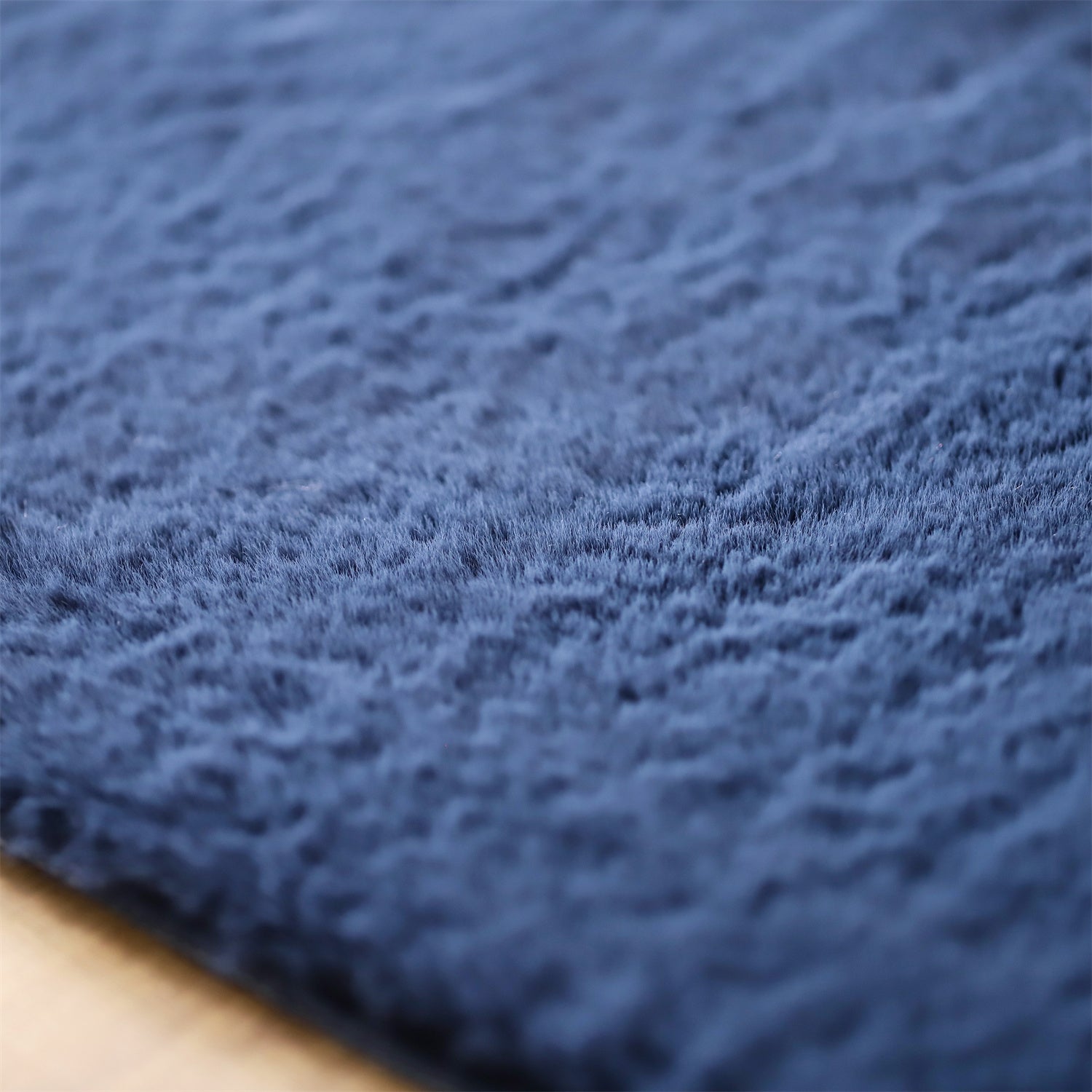 Mintorai Fluffy Elegant Faux Fur Area Rugs, Ultra Soft, Room Decor, Graduation Gifts, Fathers Day Gift, Mom Gift