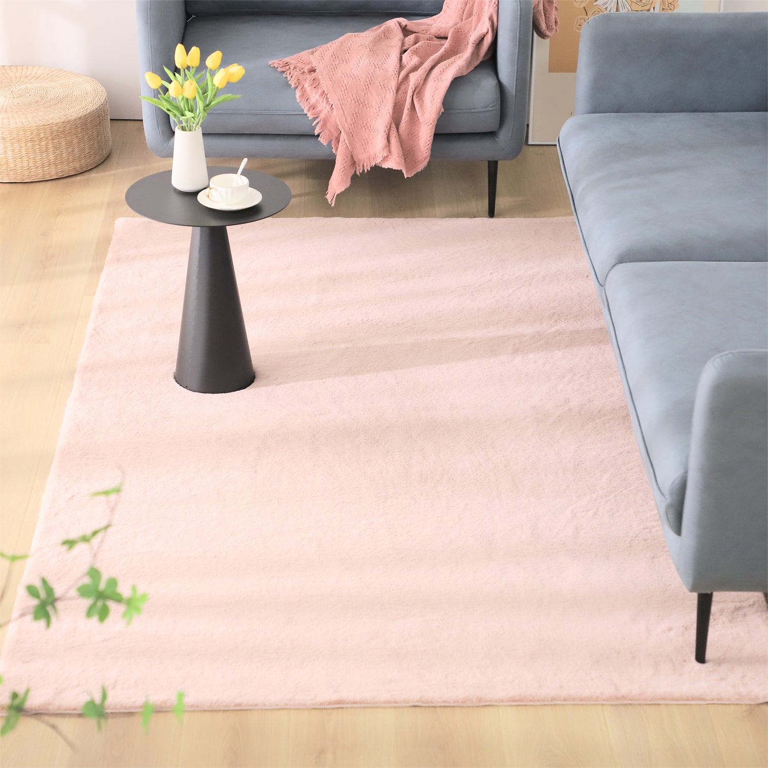 Mintorai Fluffy Elegant Faux Fur Area Rugs, Ultra Soft, Room Decor, Graduation Gifts, Fathers Day Gift, Mom Gift