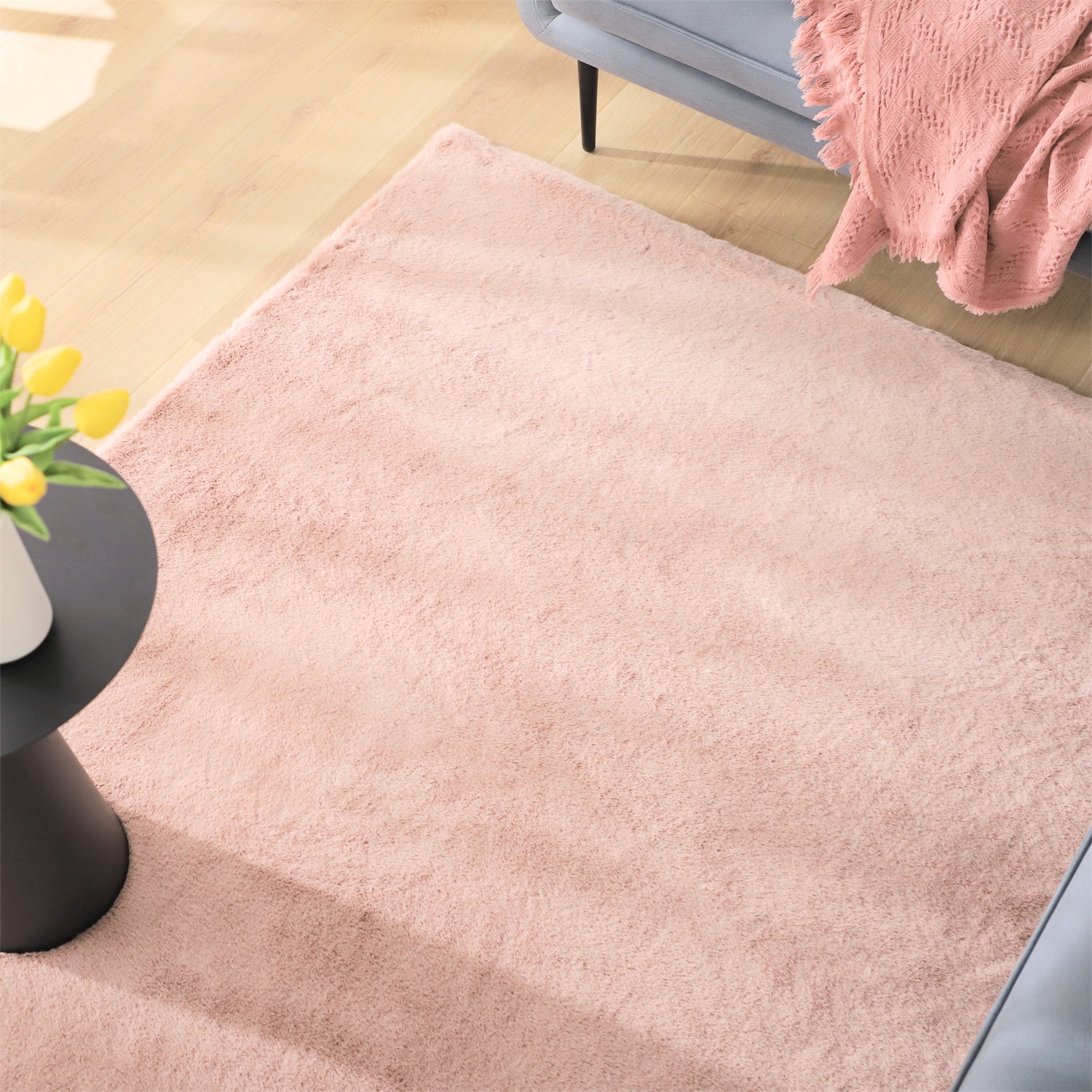 Mintorai Fluffy Elegant Faux Fur Area Rugs, Ultra Soft, Room Decor, Graduation Gifts, Fathers Day Gift, Mom Gift