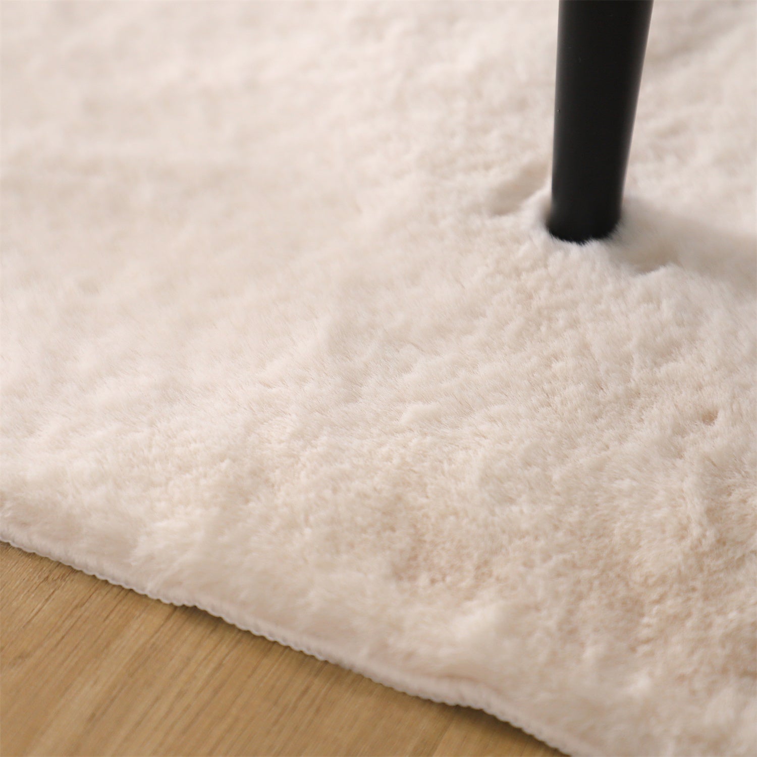 Mintorai Fluffy Elegant Faux Fur Area Rugs, Ultra Soft, Room Decor, Graduation Gifts, Fathers Day Gift, Mom Gift
