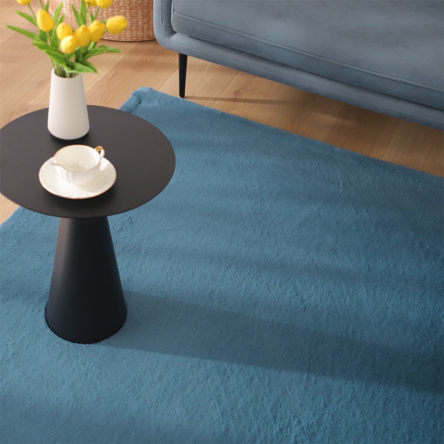 Mintorai Fluffy Elegant Faux Fur Area Rugs, Ultra Soft, Room Decor, Graduation Gifts, Fathers Day Gift, Mom Gift