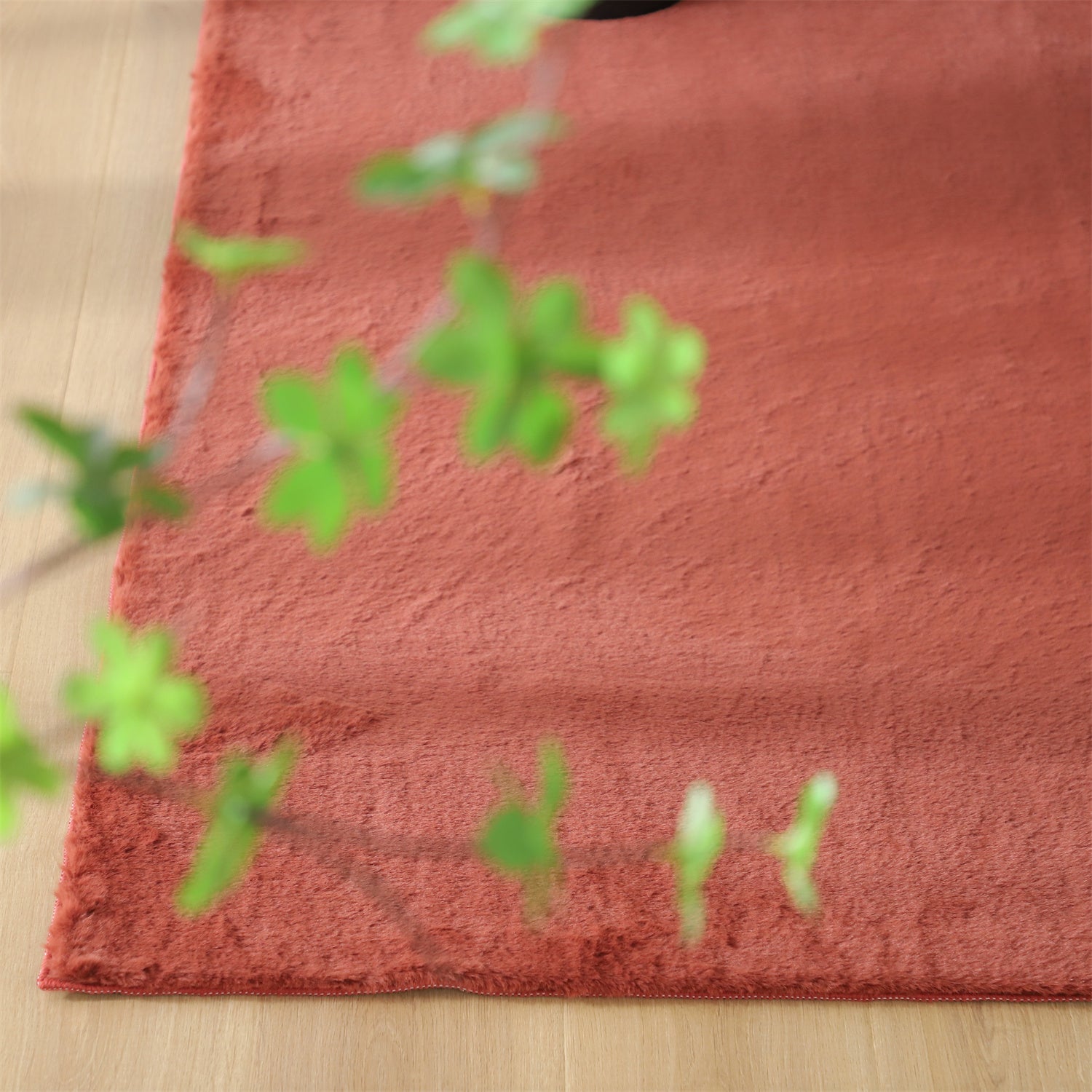 Mintorai Fluffy Elegant Faux Fur Area Rugs, Ultra Soft, Room Decor, Graduation Gifts, Fathers Day Gift, Mom Gift