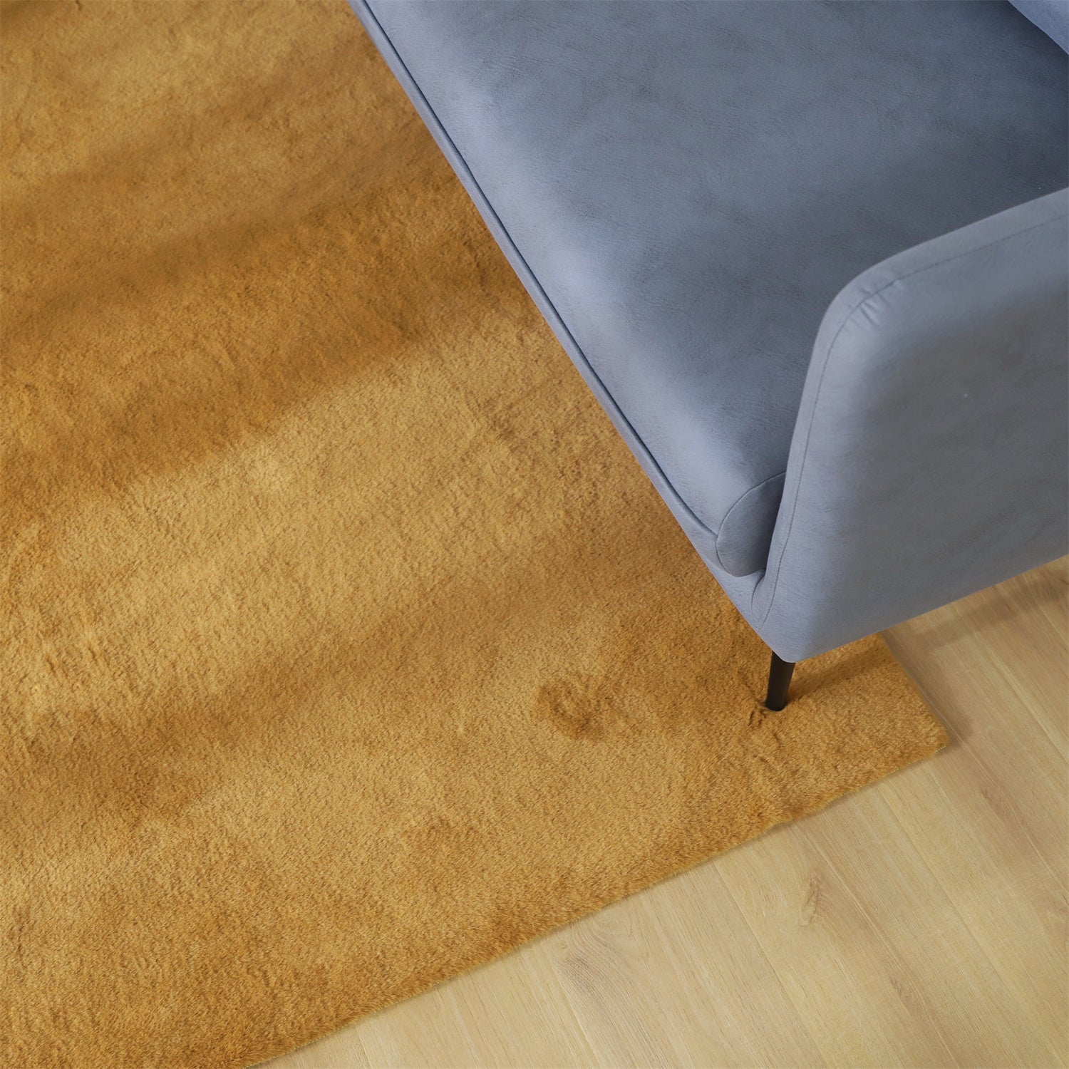 Mintorai Fluffy Elegant Faux Fur Area Rugs, Ultra Soft, Room Decor, Graduation Gifts, Fathers Day Gift, Mom Gift