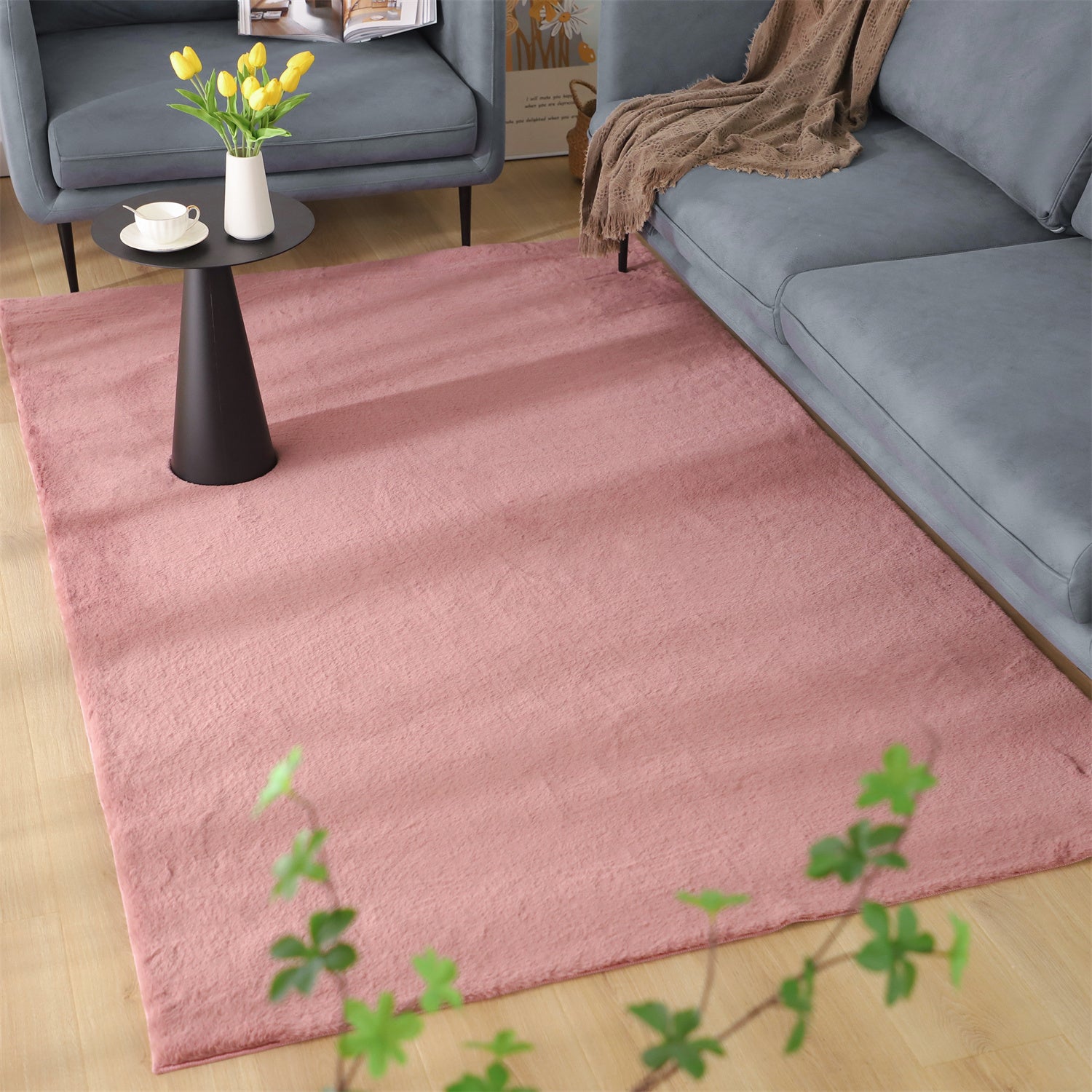 Mintorai Fluffy Elegant Faux Fur Area Rugs, Ultra Soft, Room Decor, Graduation Gifts, Fathers Day Gift, Mom Gift