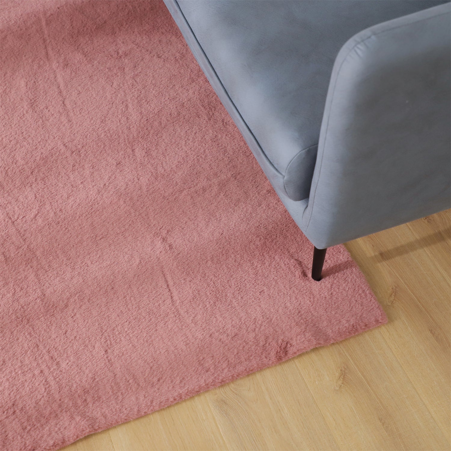 Mintorai Fluffy Elegant Faux Fur Area Rugs, Ultra Soft, Room Decor, Graduation Gifts, Fathers Day Gift, Mom Gift