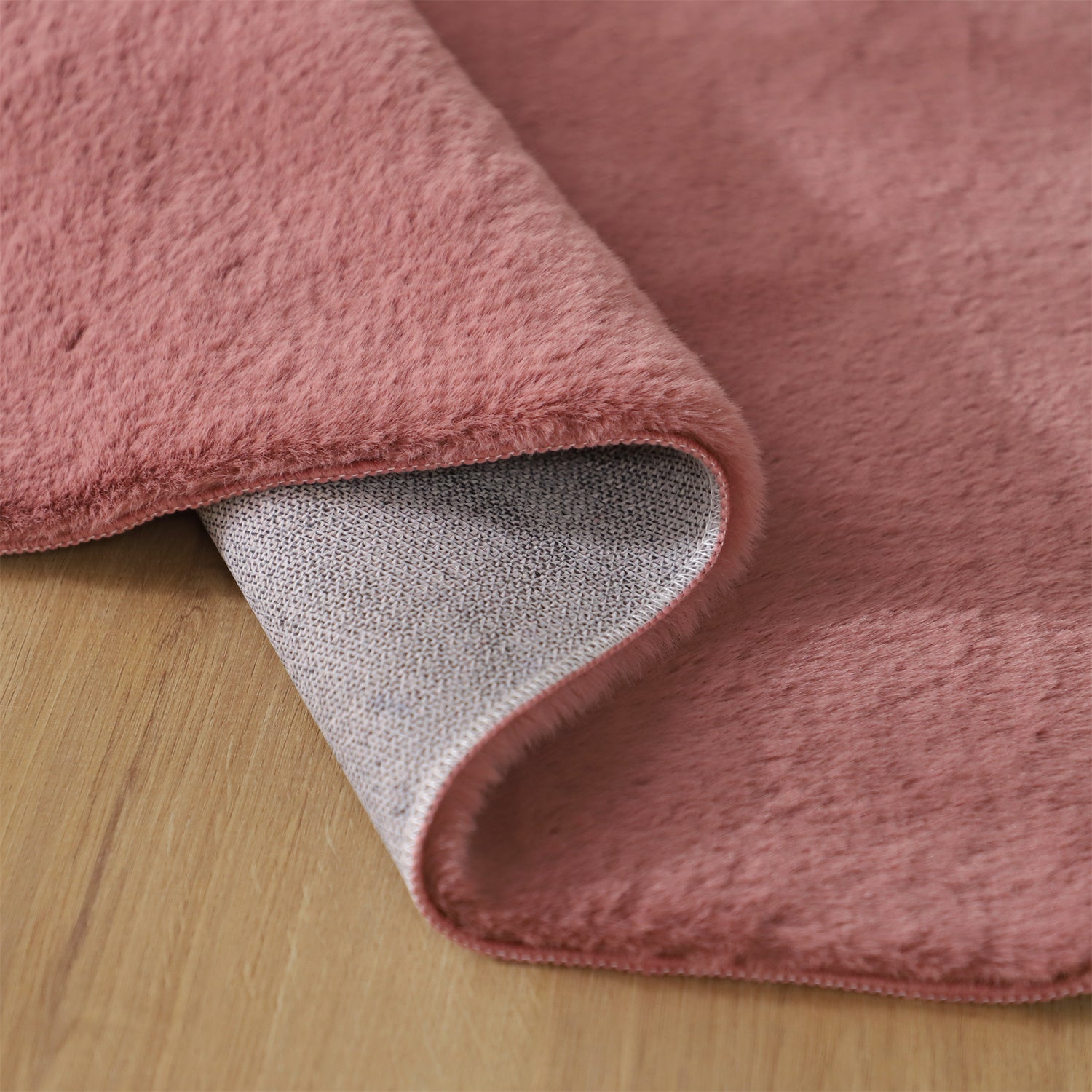 Mintorai Fluffy Elegant Faux Fur Area Rugs, Ultra Soft, Room Decor, Graduation Gifts, Fathers Day Gift, Mom Gift