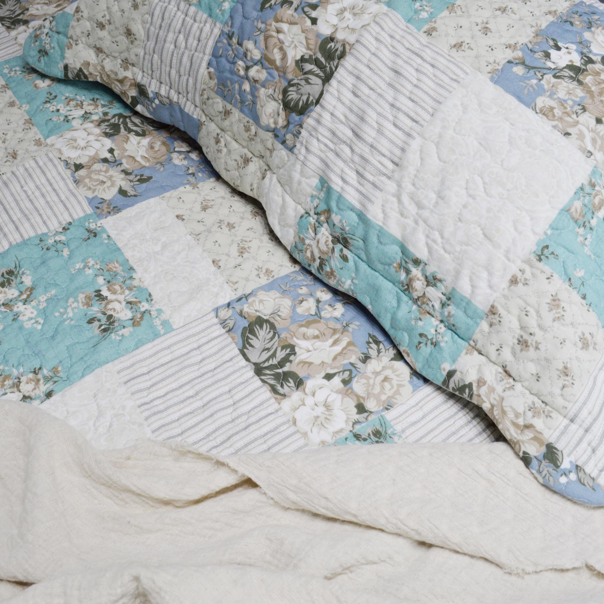 Mintorai Vintage Floral Country Chic Ultra Soft Quilt Set, Room Decor, Graduation Gifts