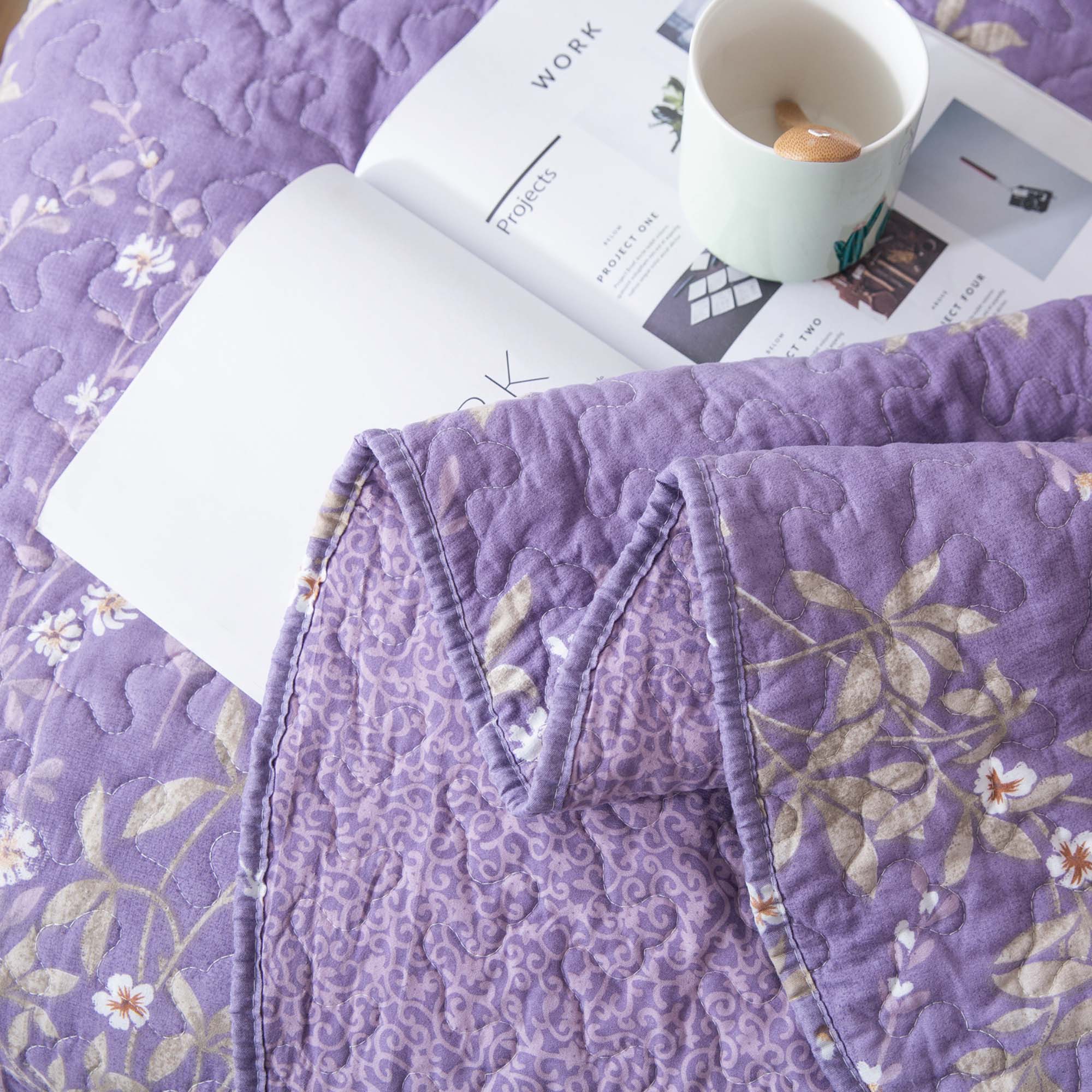 Mintorai Vintage Floral Country Chic Ultra Soft Quilt Set, Room Decor, Graduation Gifts