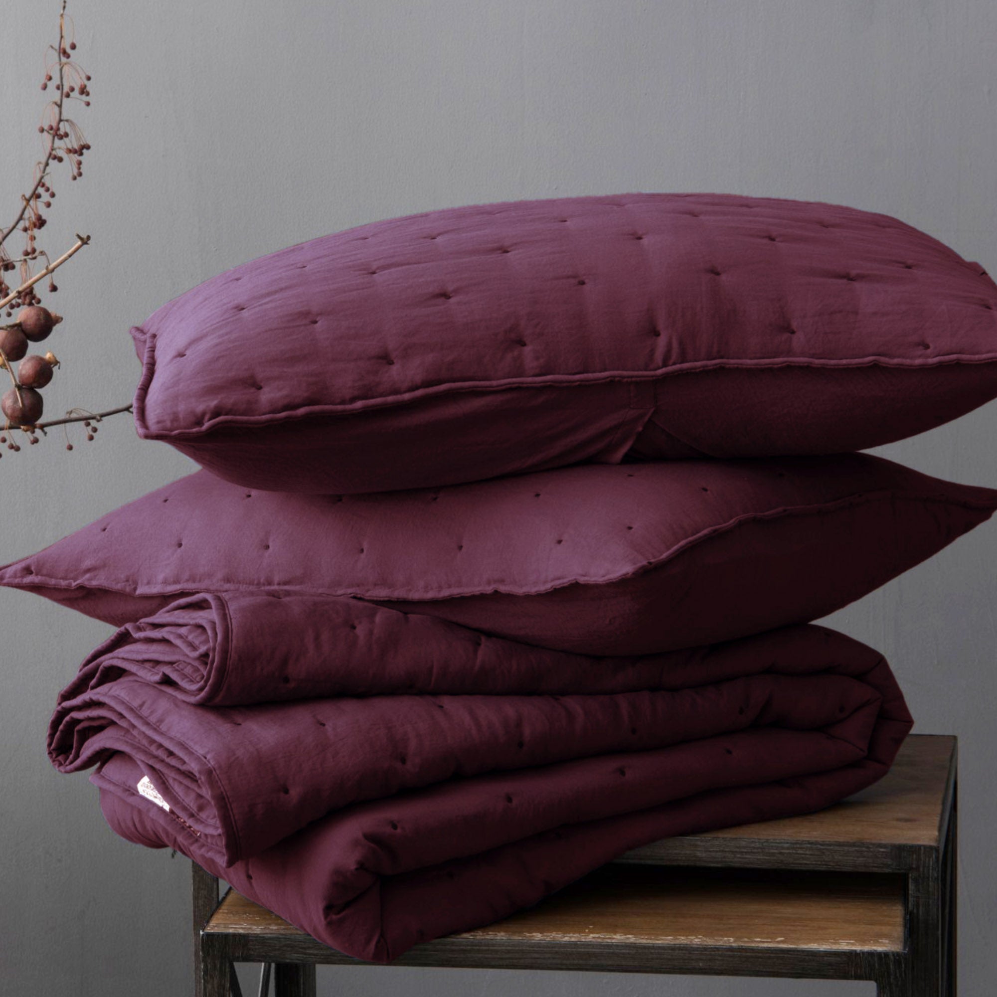 Mintorai Ultra Soft Nostalgic Dot Stitch Stone Washed Quilt Set, Red, Room Decor, Graduation Gifts