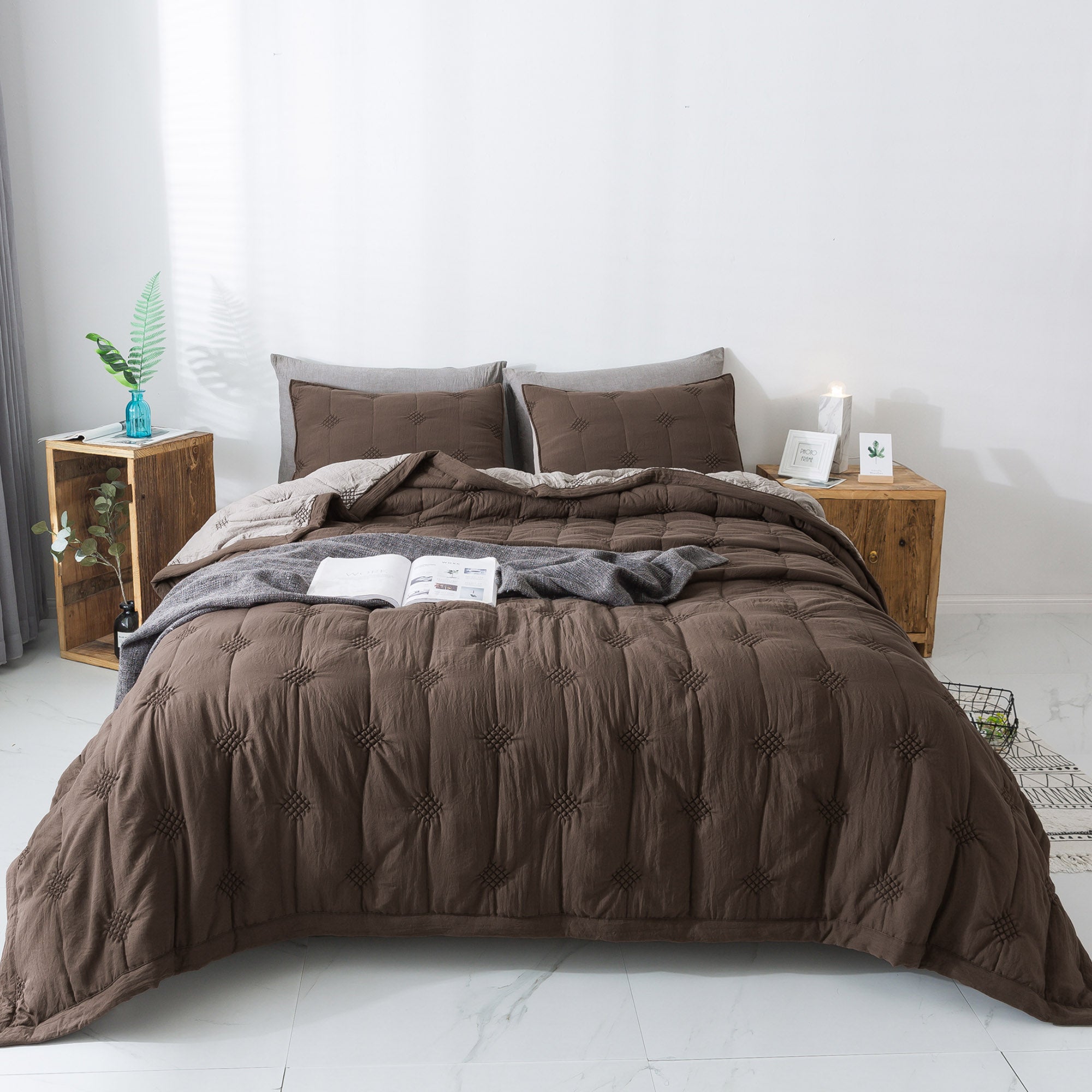 Mintorai Pre-Washed Quilt Set - Stylish Diamond Stitch Design, Ultra Soft Microfiber Bedding with Down Alternative Filling - Mintorai