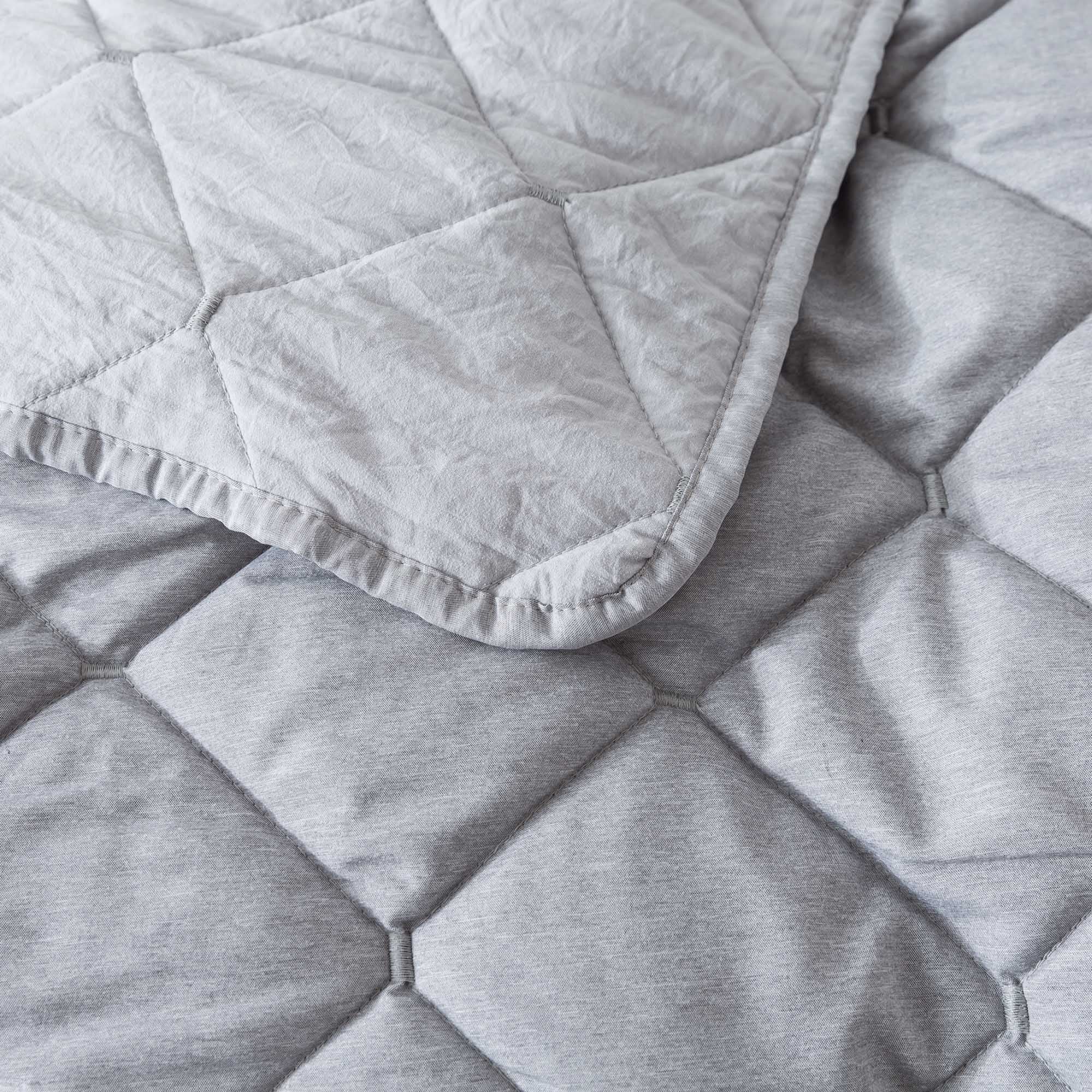 Mintorai Luxury Soft  Prewashed Technique Quilt Set with Box and Stripe Design, Reversible with Shams - Mintorai