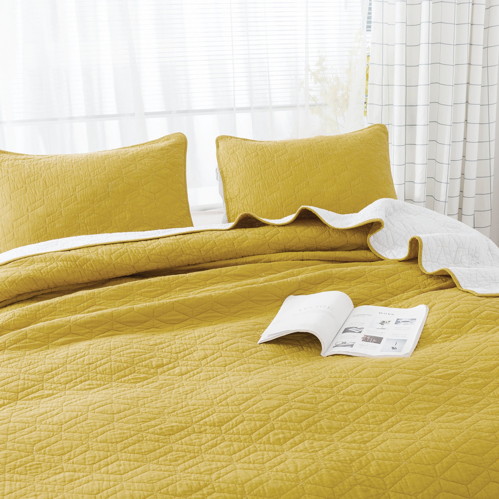 Mintorai Ultra Soft Coastal Design Bedspread Set, Yellow, Room Decor, Graduation Gifts