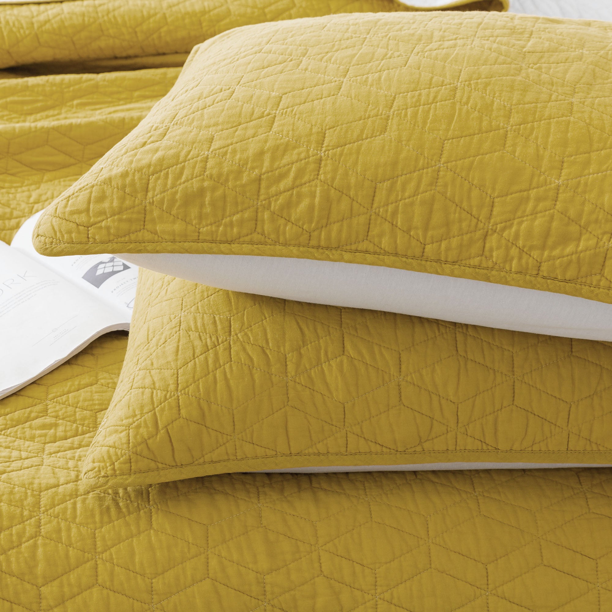 Mintorai Ultra Soft Coastal Design Bedspread Set, Green or Yellow, Room Decor, Graduation Gifts