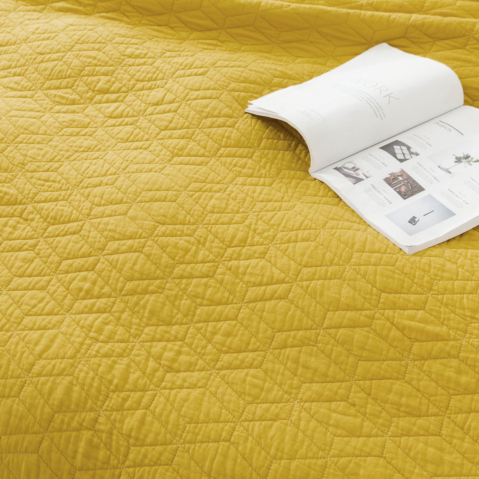 Mintorai Ultra Soft Coastal Design Bedspread Set, Green or Yellow, Room Decor, Graduation Gifts