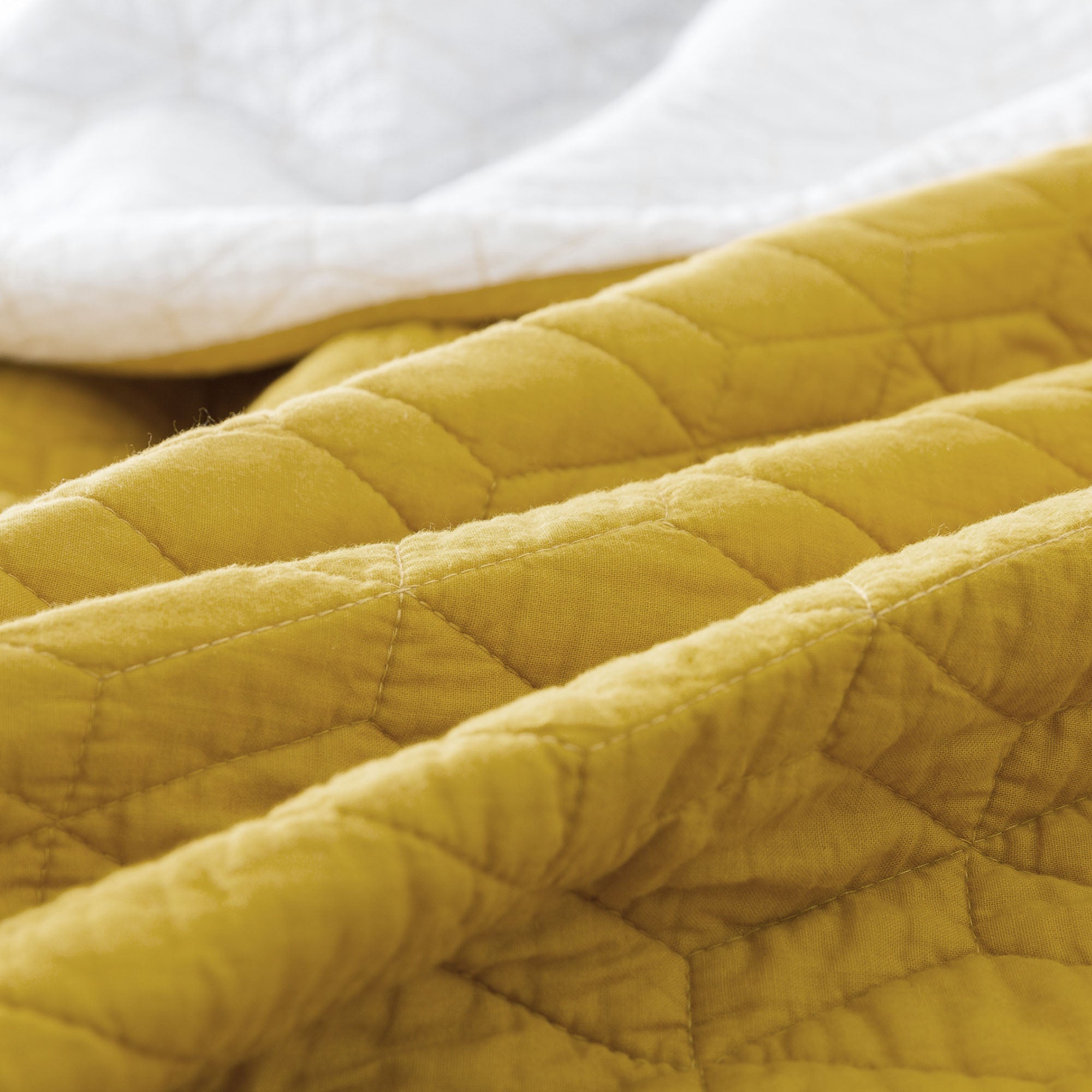 Mintorai Ultra Soft Coastal Design Bedspread Set, Yellow, Room Decor, Graduation Gifts