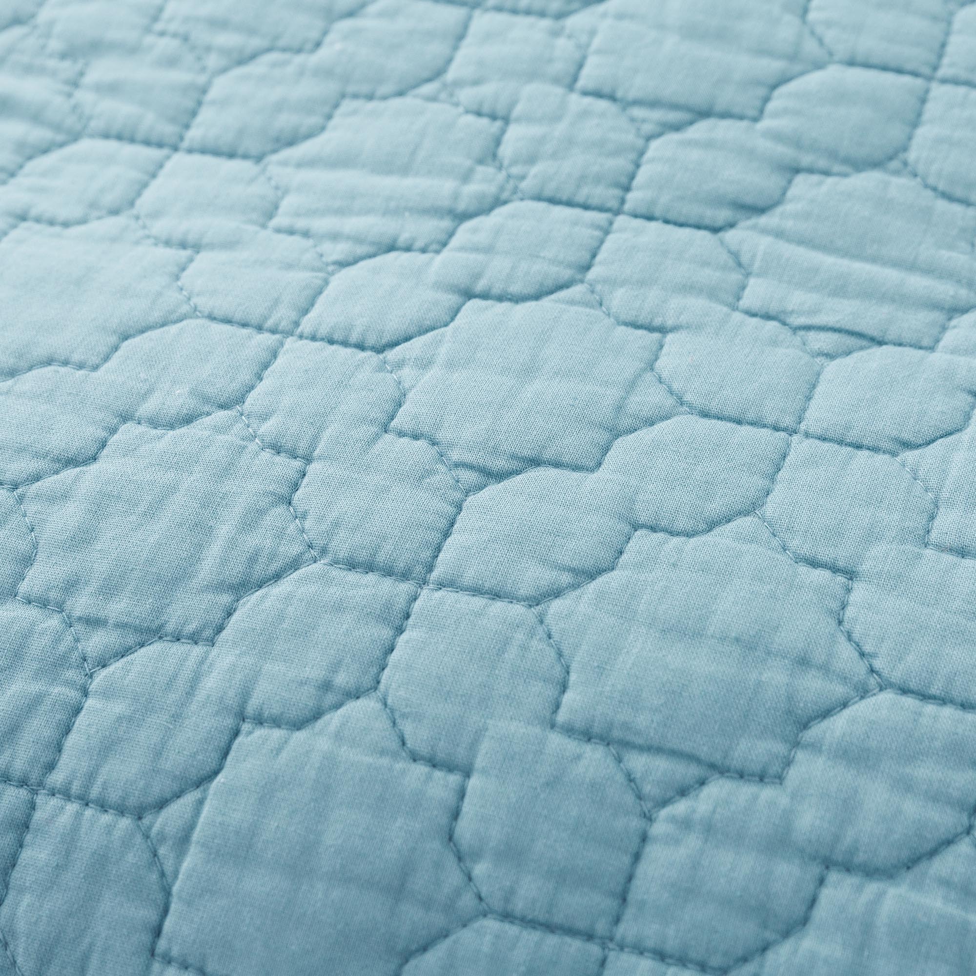 Mintorai Ultra Soft Coastal Design Bedspread Set, Green or Yellow, Room Decor, Graduation Gifts