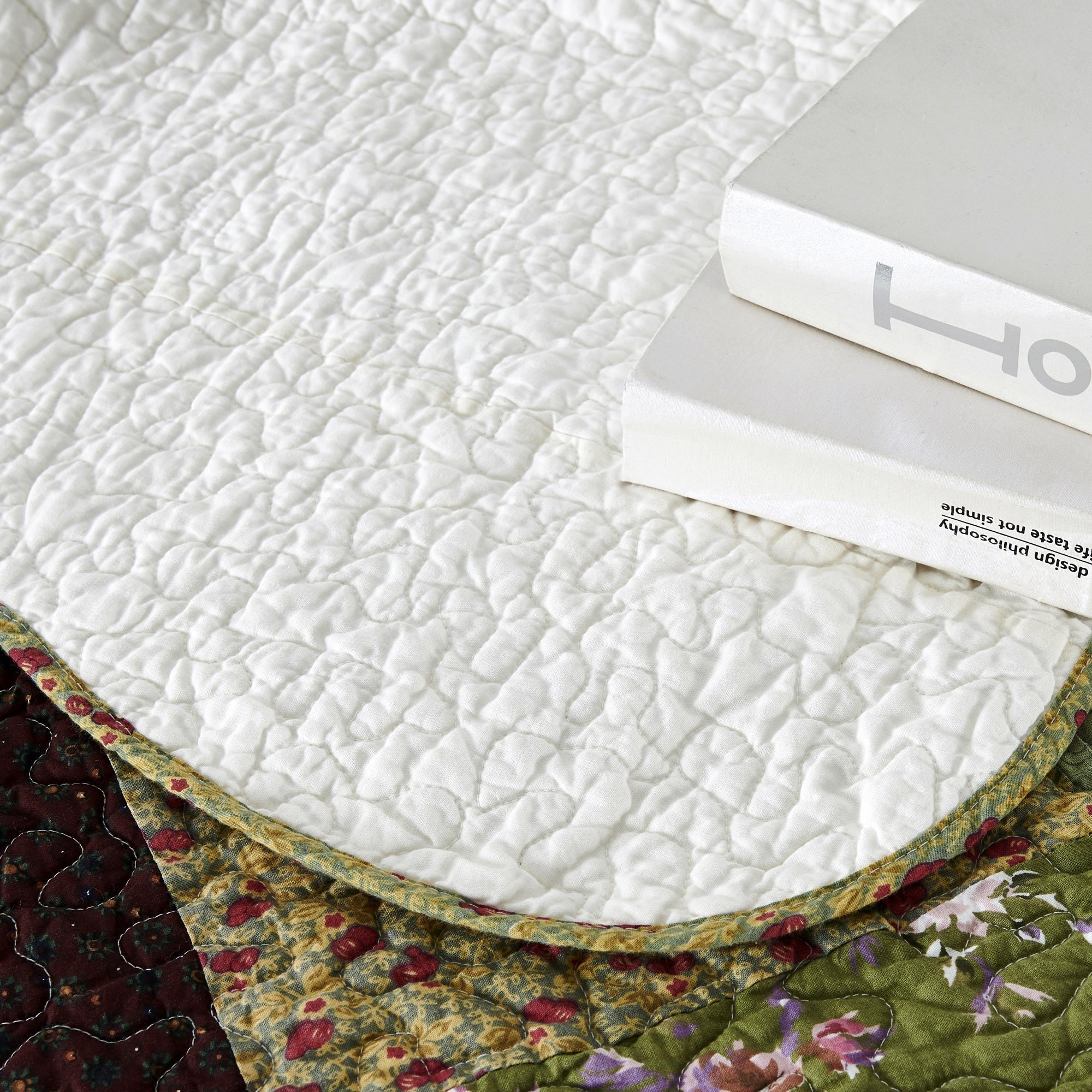 Mintorai Ultra Soft Floral Cotton Quilt with Decorative Patchwork, Boho Multicolor, Twin, Queen, King, Room Decor, Graduation Gifts