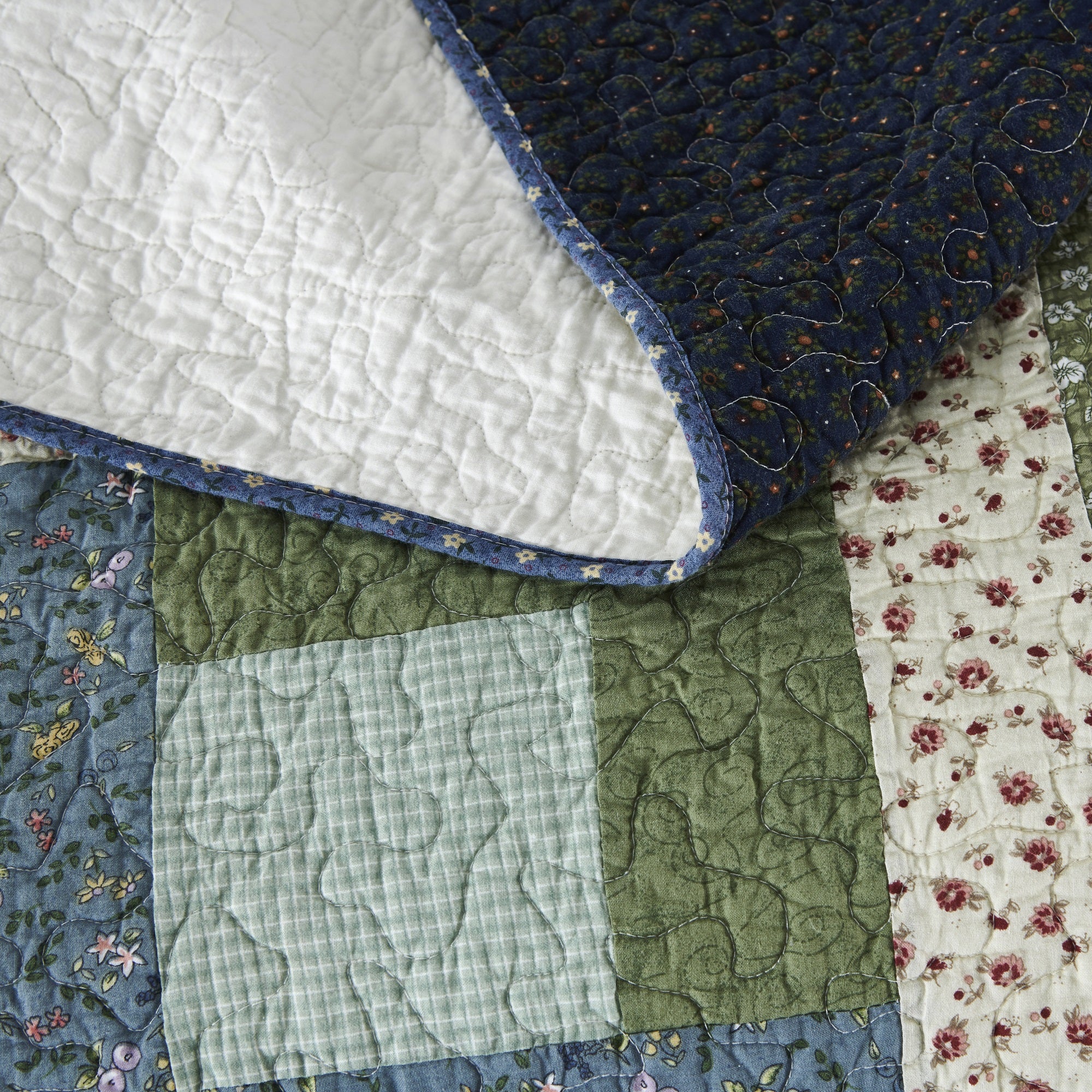 Mintorai Ultra Soft Floral Cotton Quilt with Decorative Patchwork, Boho Multicolor, Twin, Queen, King, Room Decor, Graduation Gifts