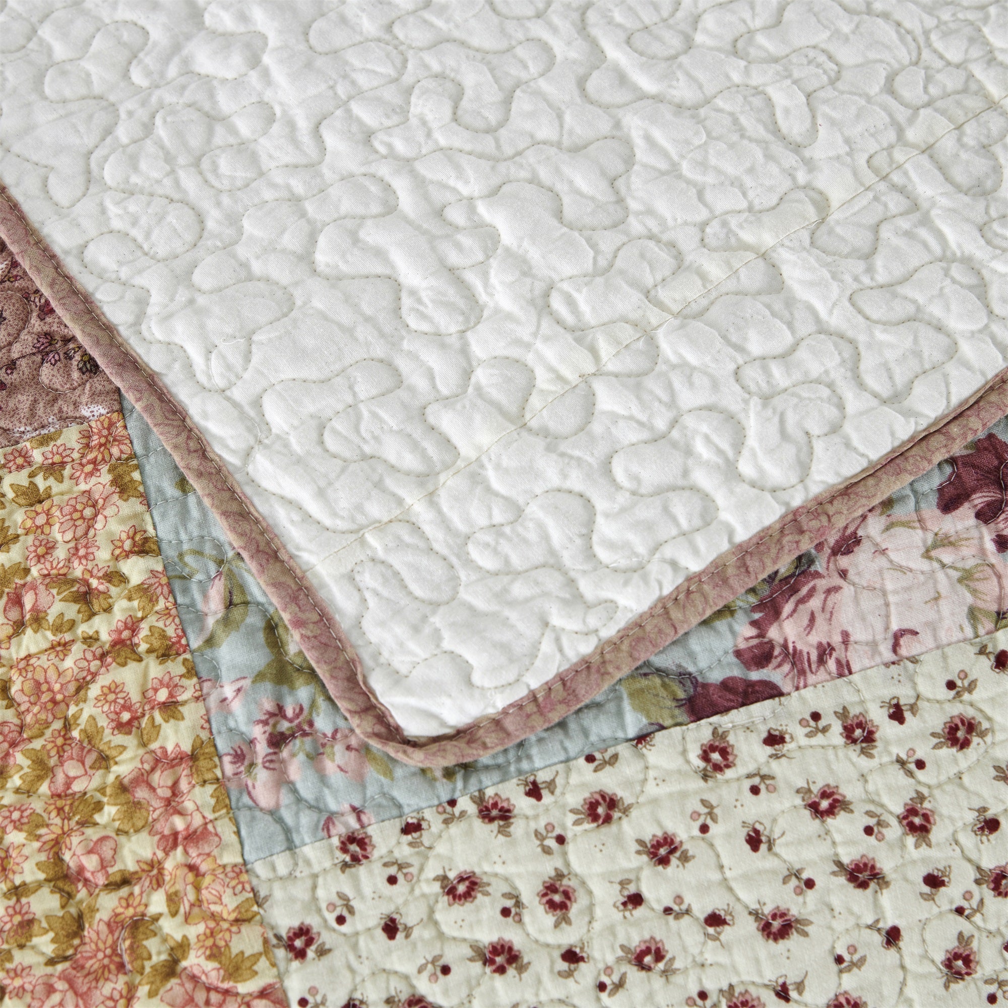 Mintorai Ultra Soft Floral Cotton Quilt with Decorative Patchwork, Boho Multicolor, Twin, Queen, King, Room Decor, Graduation Gifts