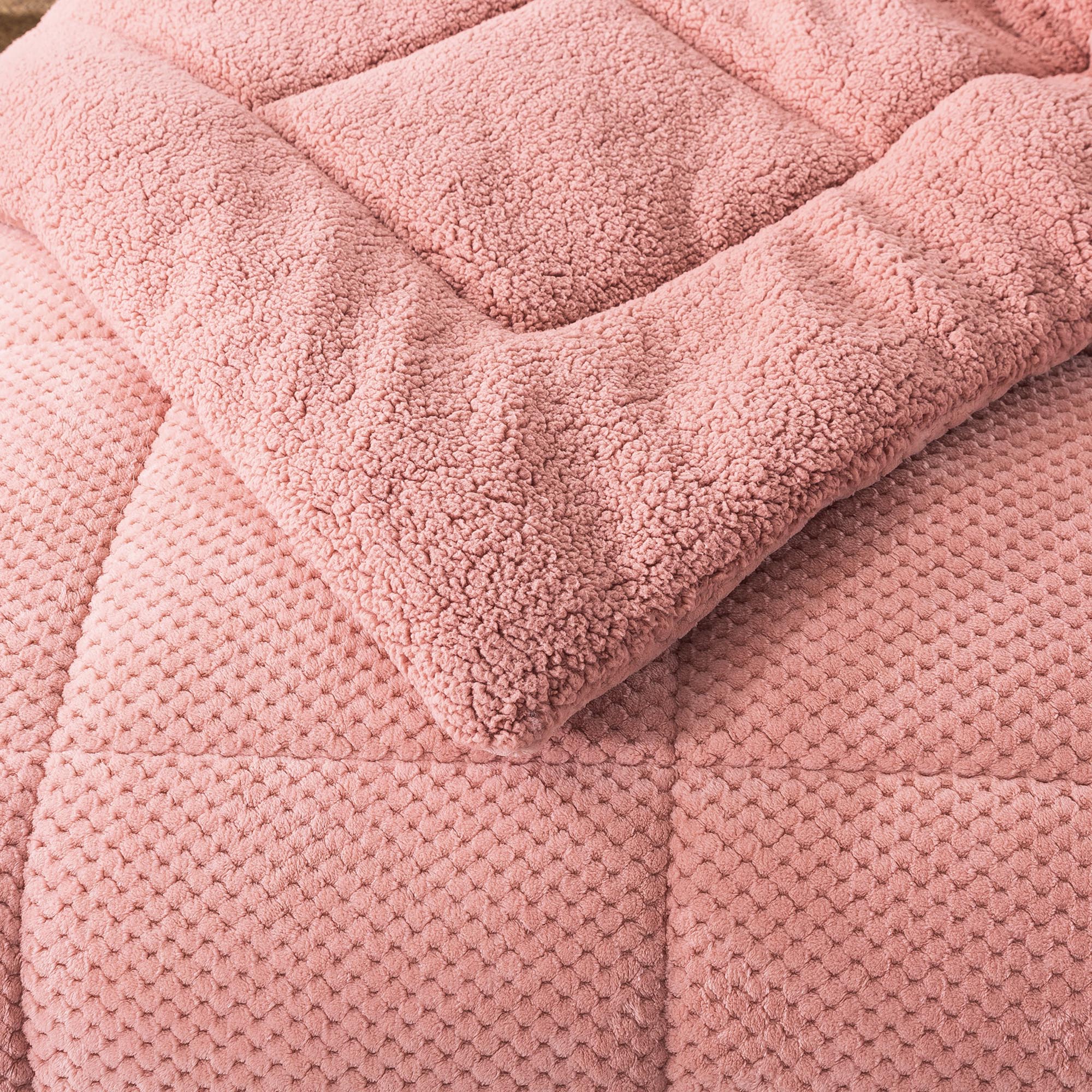 Mintorai Ultra Soft All Season Reversible Plush Sherpa Lined Comforter, Sunset Rose, Twin, Queen, King
